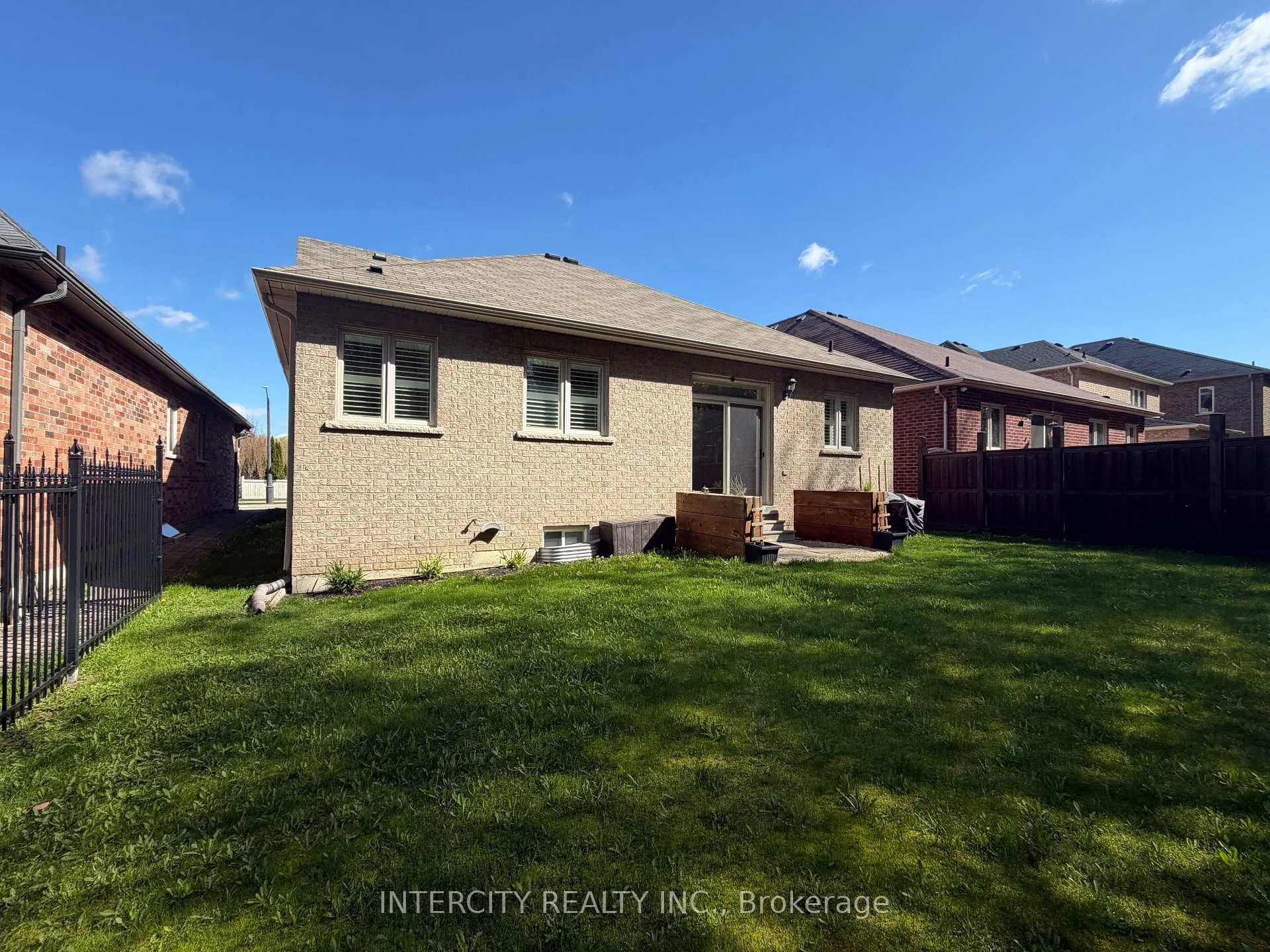 Photo 34 of 655 Davos Road, Vaughan, Vellore Village — HOMEH