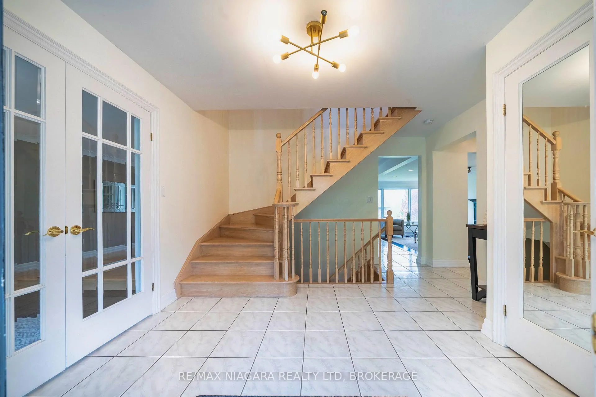 Photo 5 of 2 Mcclure Crescent, Thorold, Confederation Heights — HOMEH