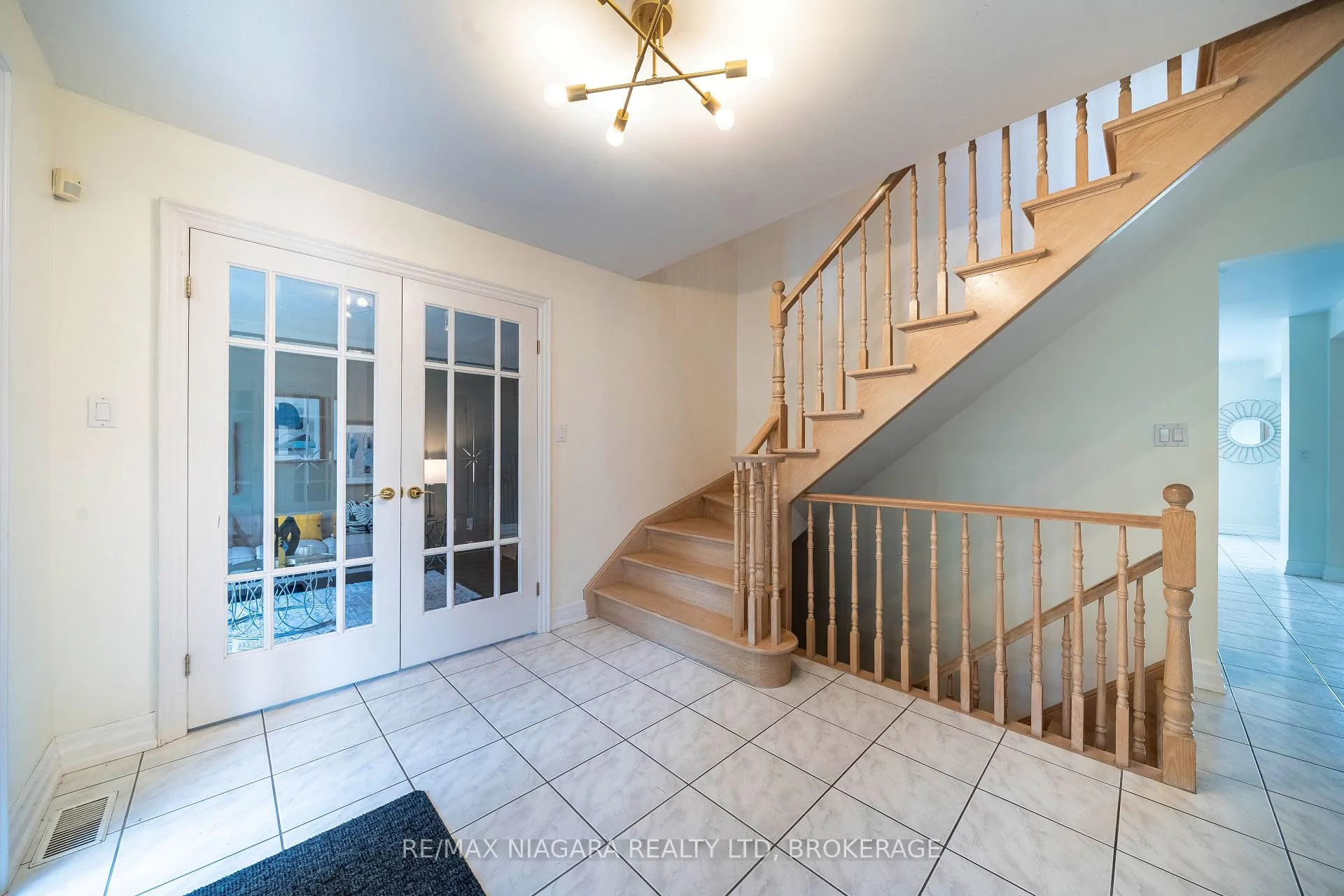 Photo 6 of 2 Mcclure Crescent, Thorold, Confederation Heights — HOMEH