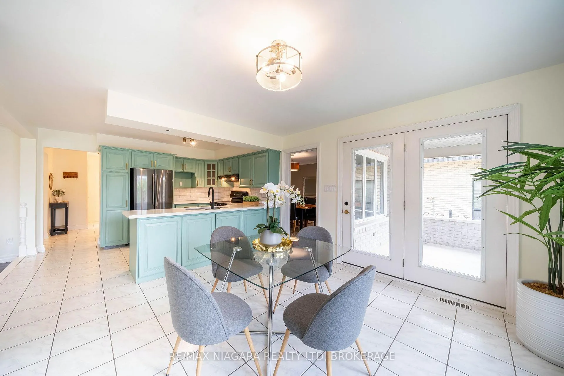 Photo 11 of 2 Mcclure Crescent, Thorold, Confederation Heights — HOMEH
