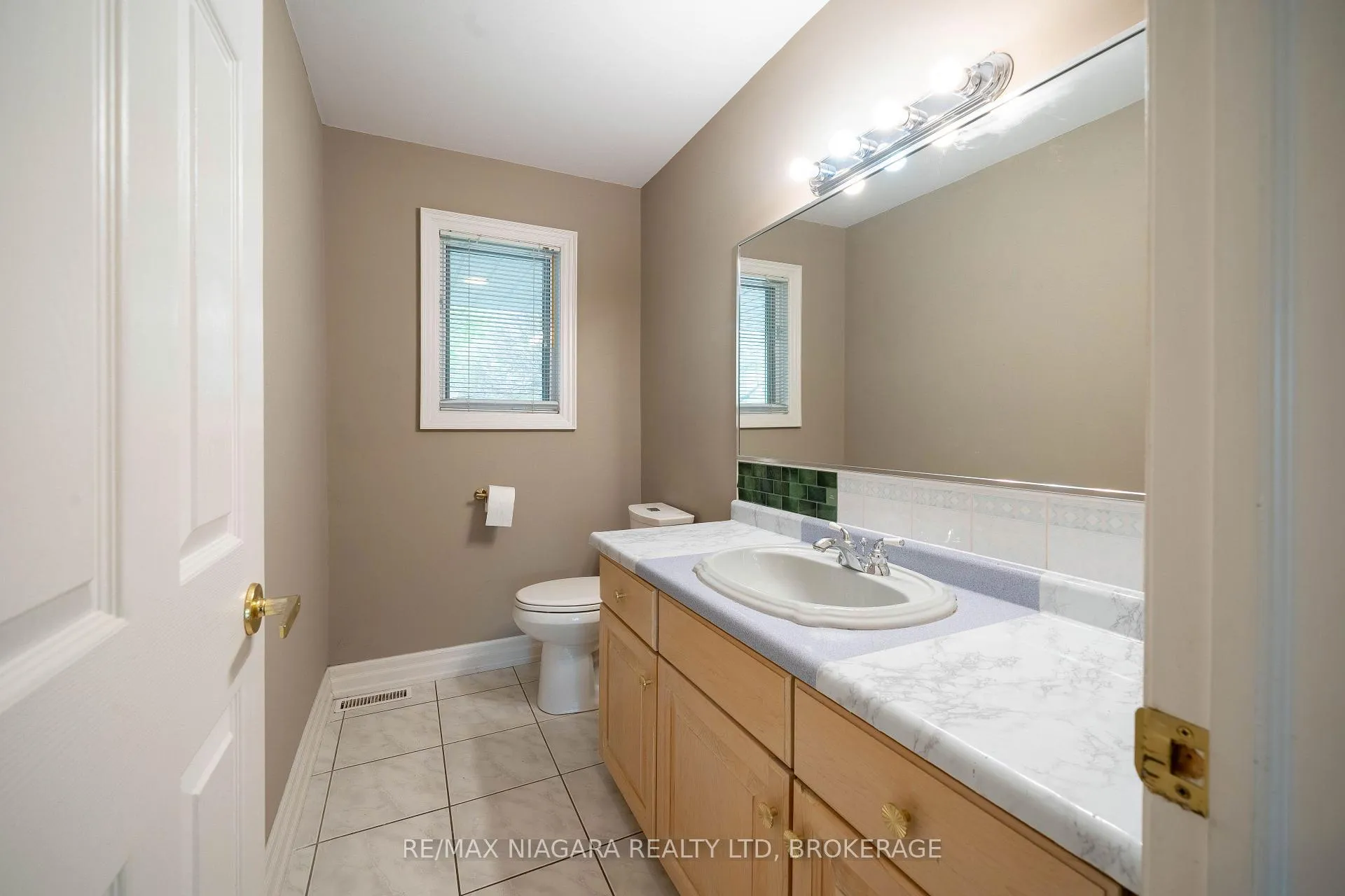 Photo 17 of 2 Mcclure Crescent, Thorold, Confederation Heights — HOMEH
