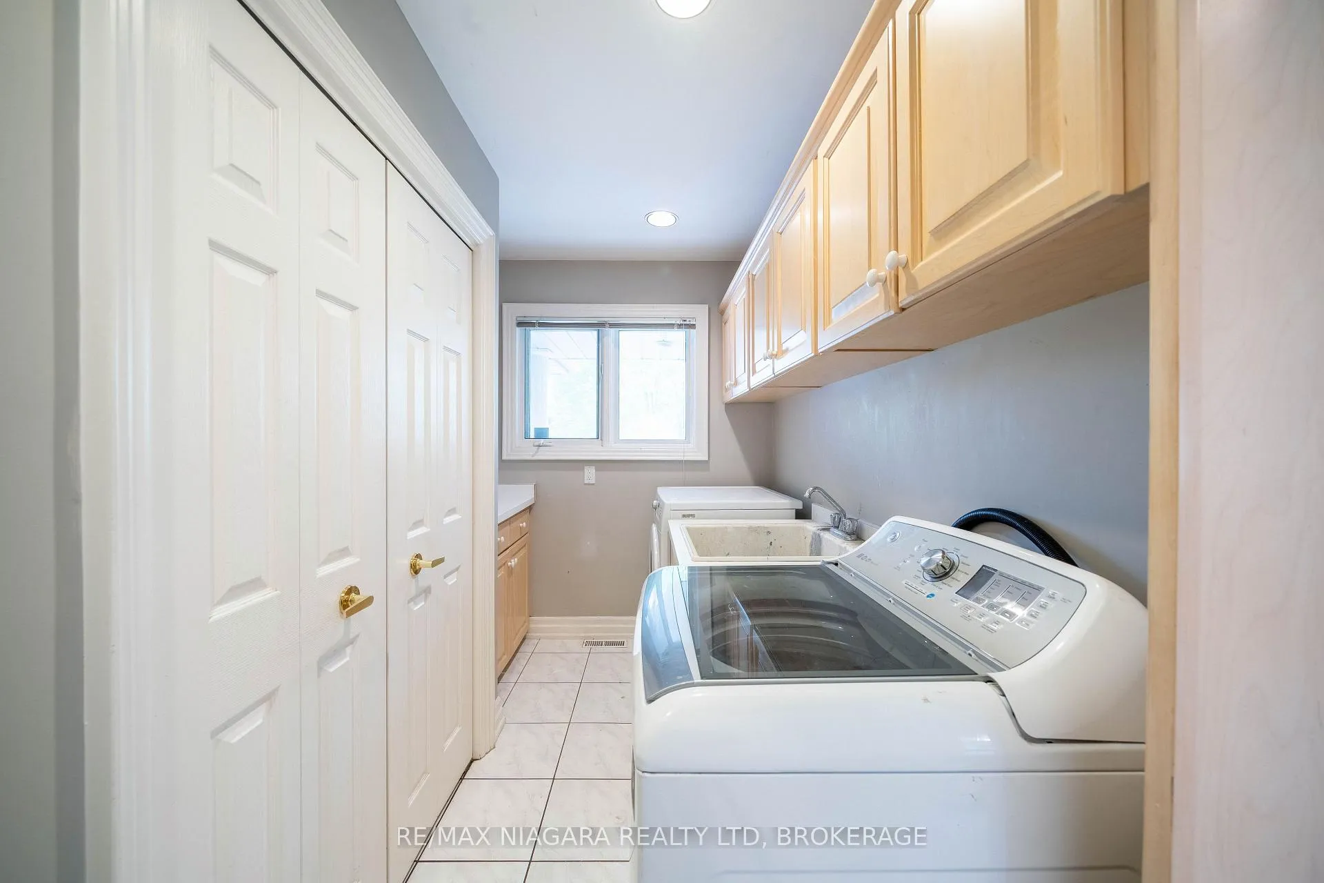 Photo 18 of 2 Mcclure Crescent, Thorold, Confederation Heights — HOMEH
