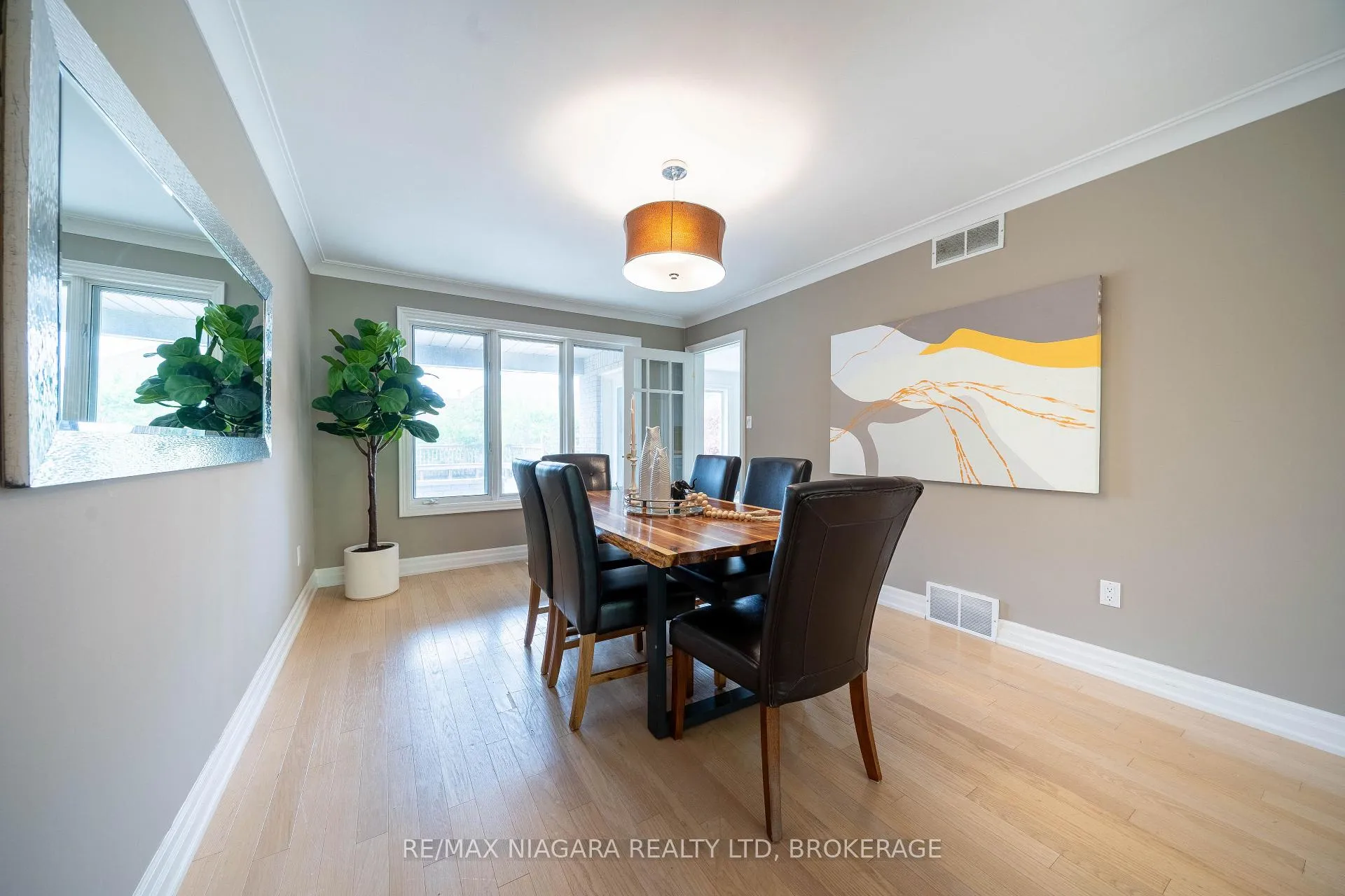 Photo 21 of 2 Mcclure Crescent, Thorold, Confederation Heights — HOMEH