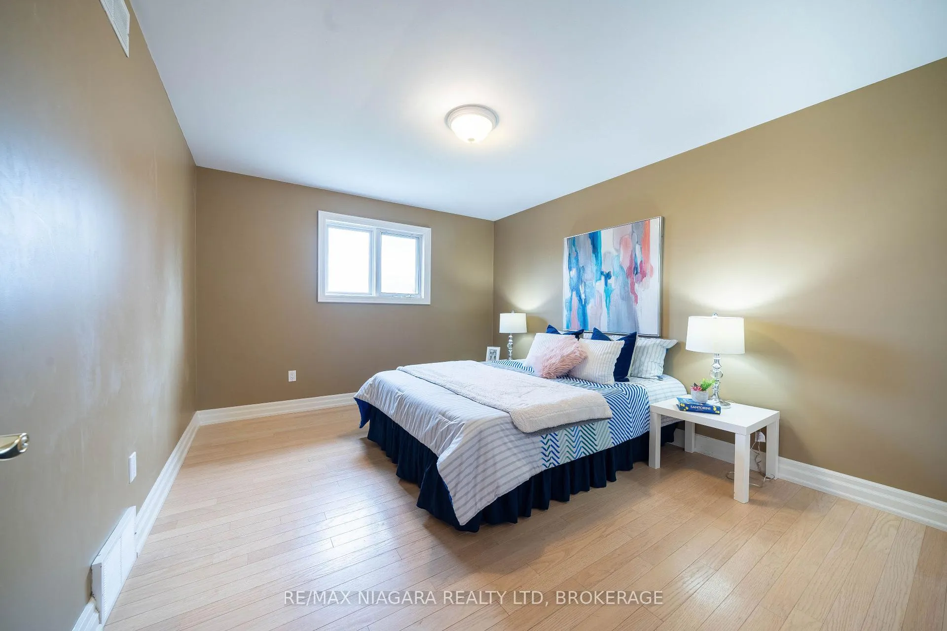 Photo 27 of 2 Mcclure Crescent, Thorold, Confederation Heights — HOMEH