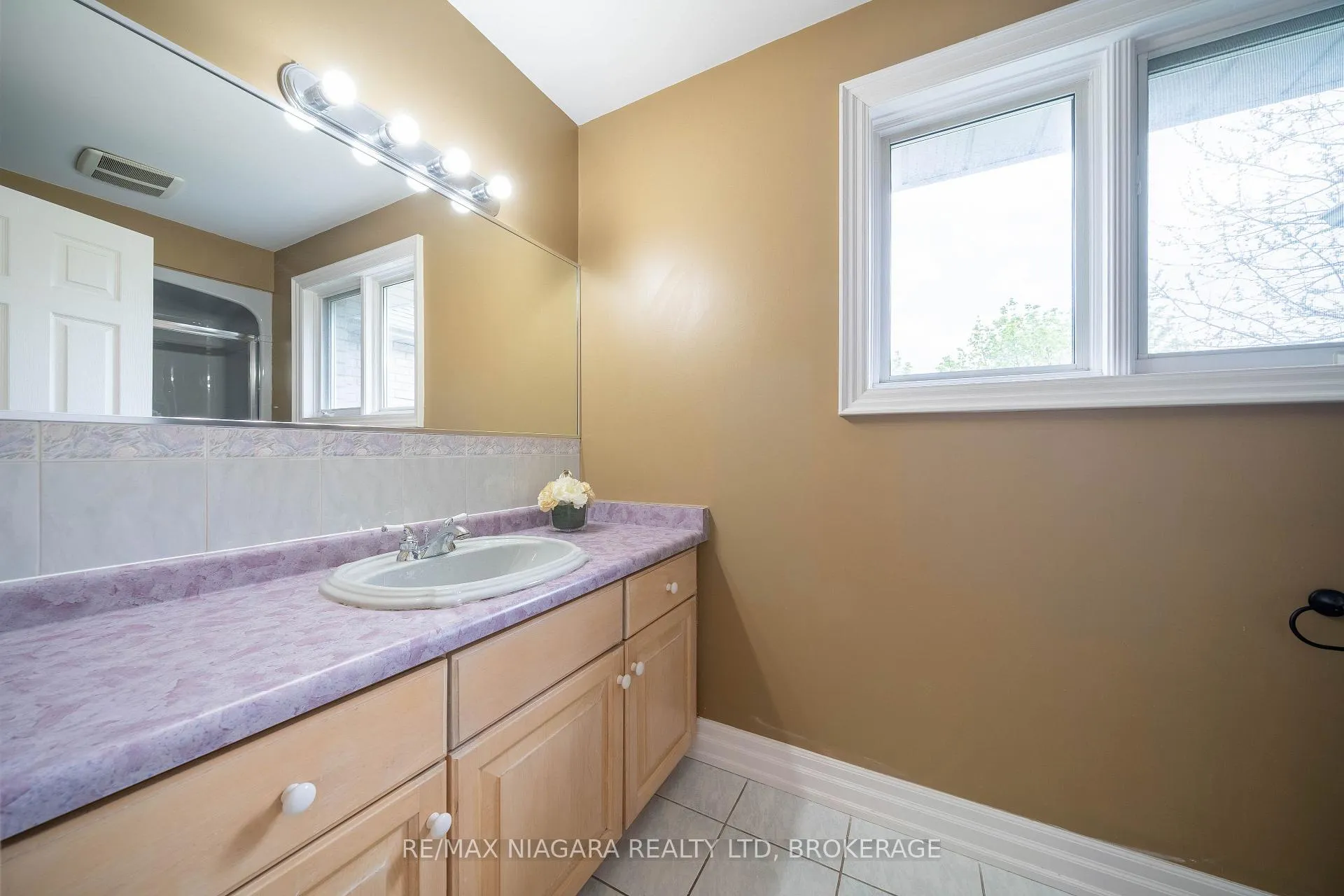 Photo 34 of 2 Mcclure Crescent, Thorold, Confederation Heights — HOMEH