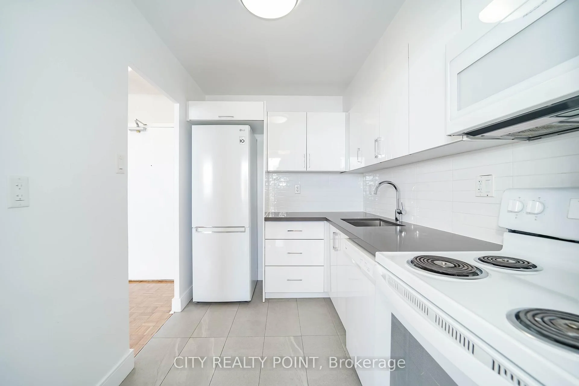 Photo 3 of Unit 1008, 1500 Bathurst Street, Toronto, Humewood-Cedarvale — HOMEH