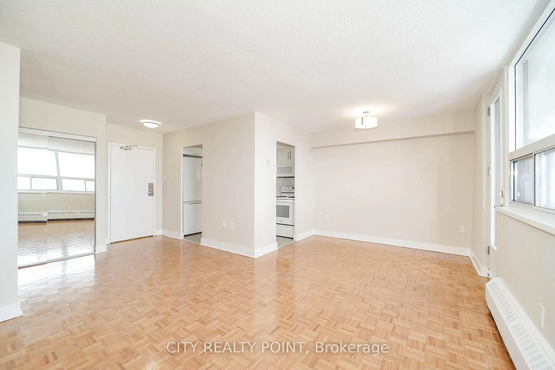 Photo 4 of Unit 1008, 1500 Bathurst Street, Toronto, Humewood-Cedarvale — HOMEH