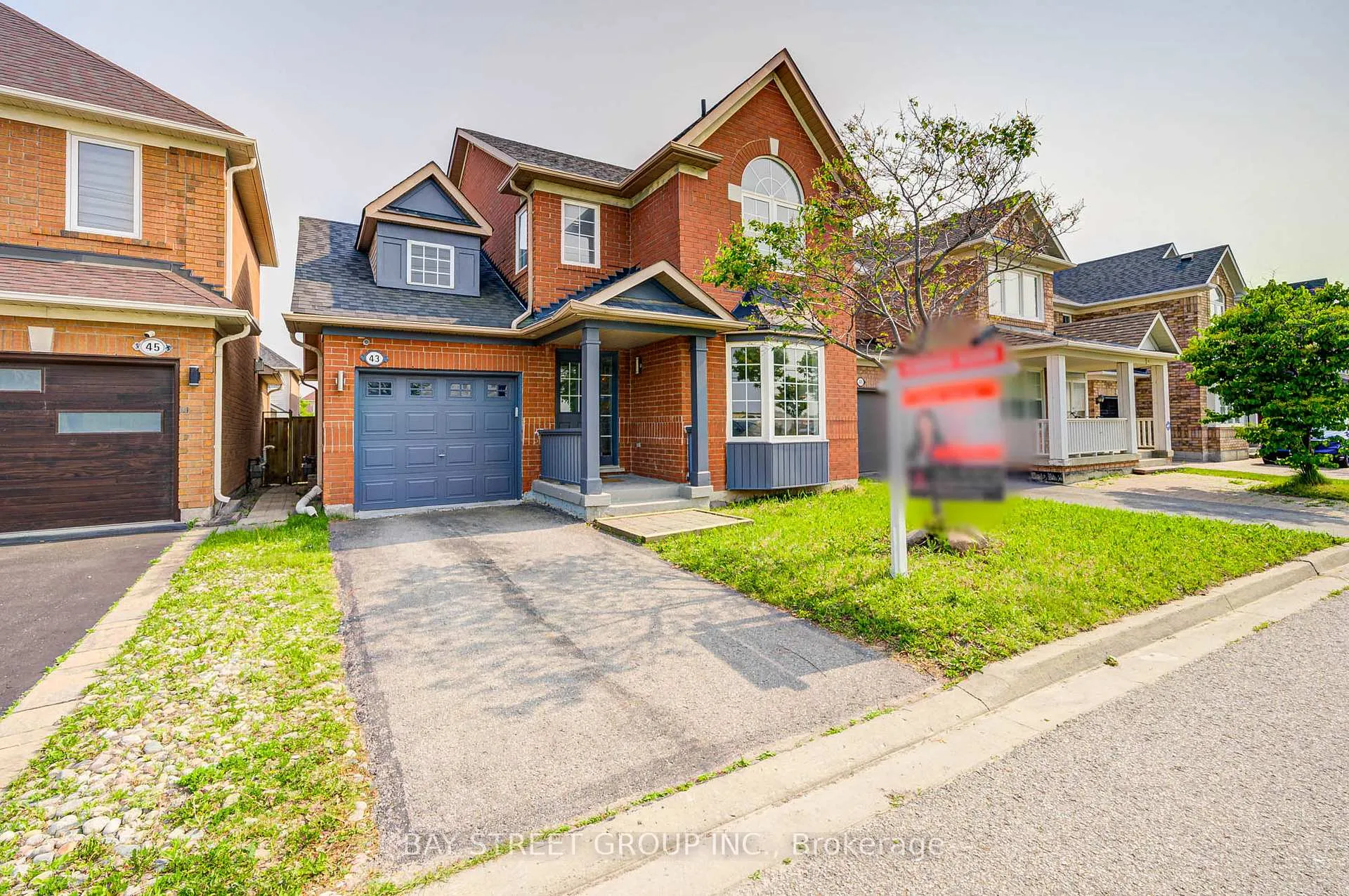 Photo 1 of 43 Tower Bridge Crescent, Markham, Berczy — HOMEH