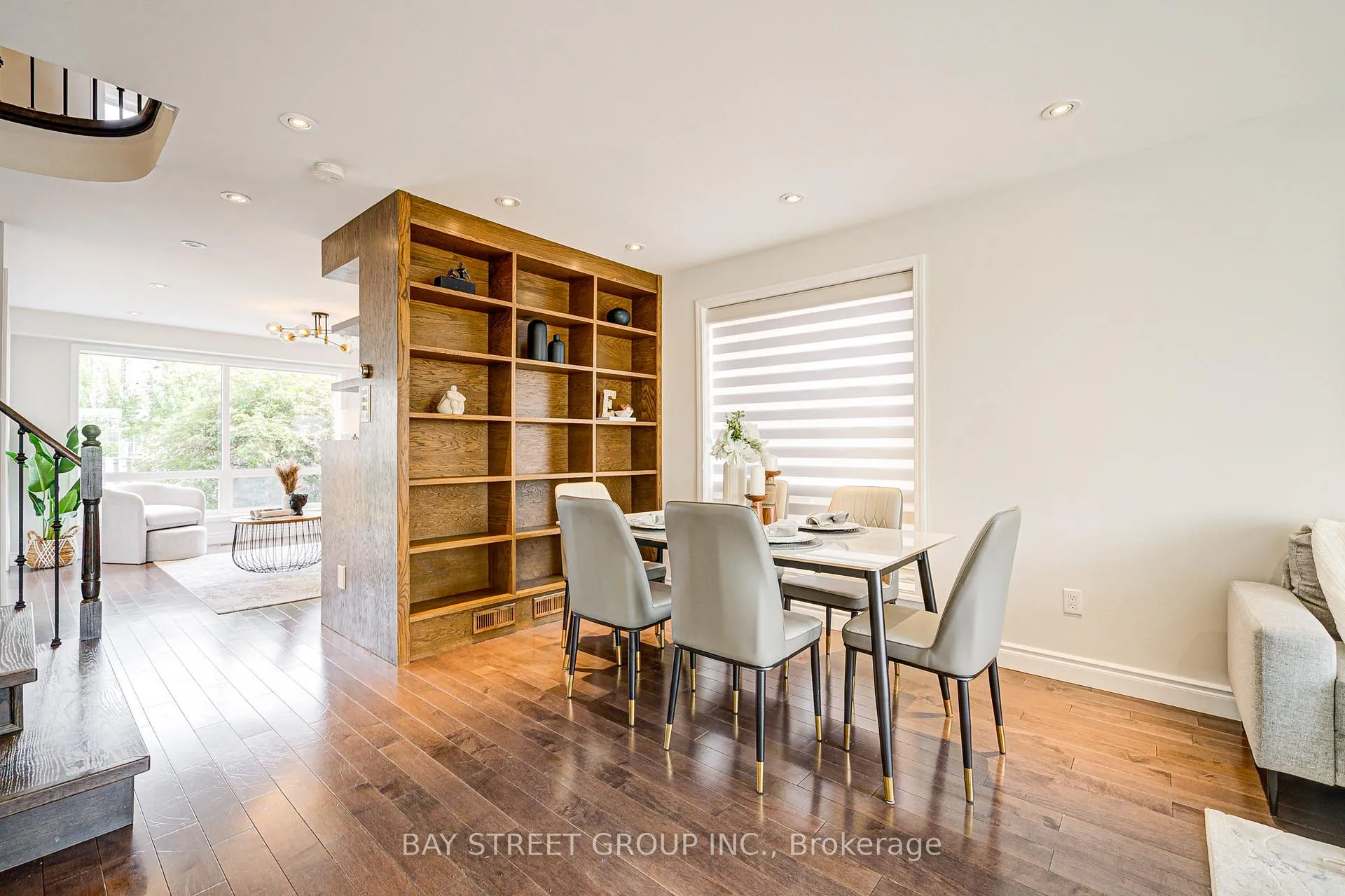 Photo 4 of 43 Tower Bridge Crescent, Markham, Berczy — HOMEH