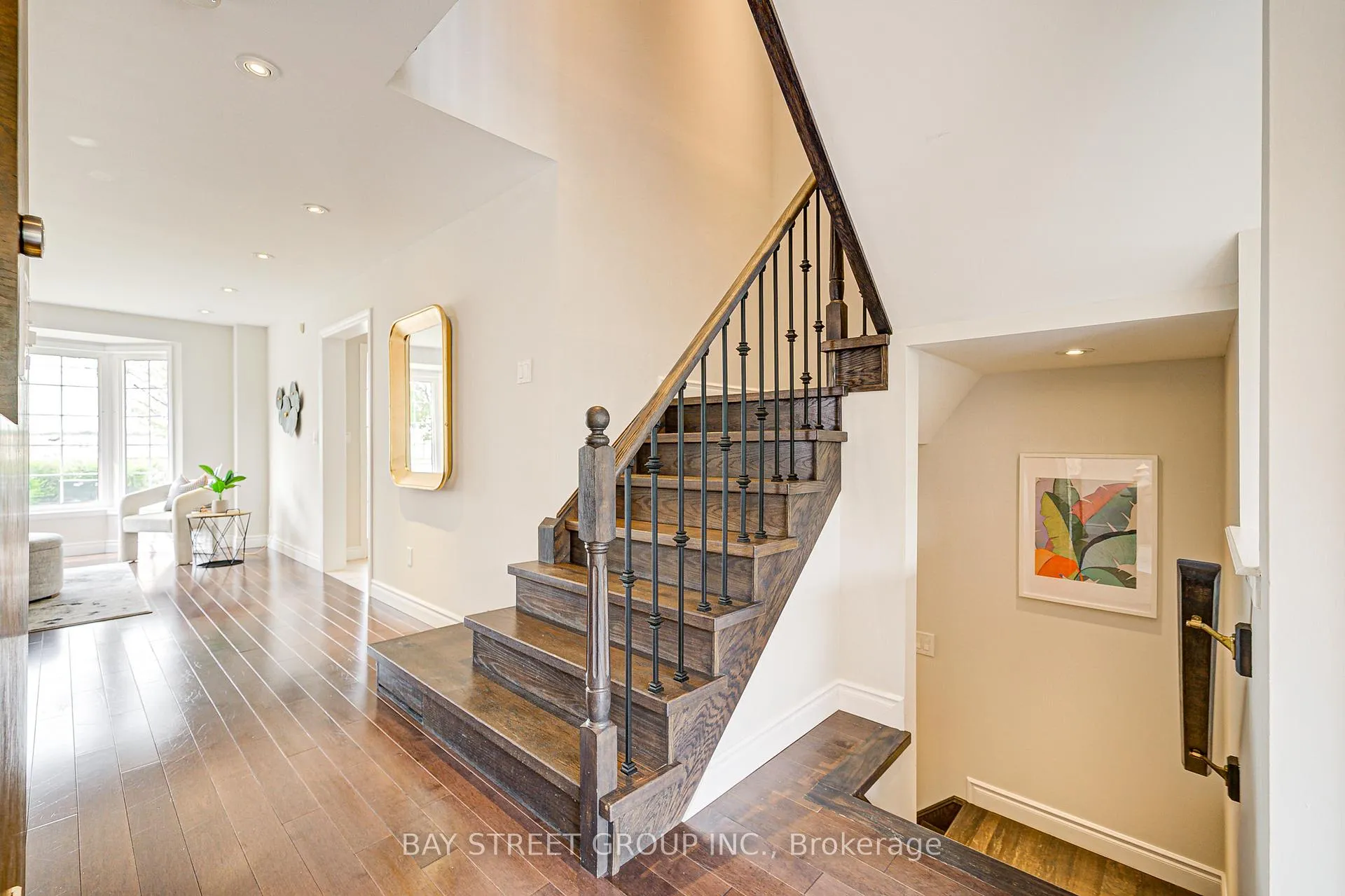Photo 6 of 43 Tower Bridge Crescent, Markham, Berczy — HOMEH