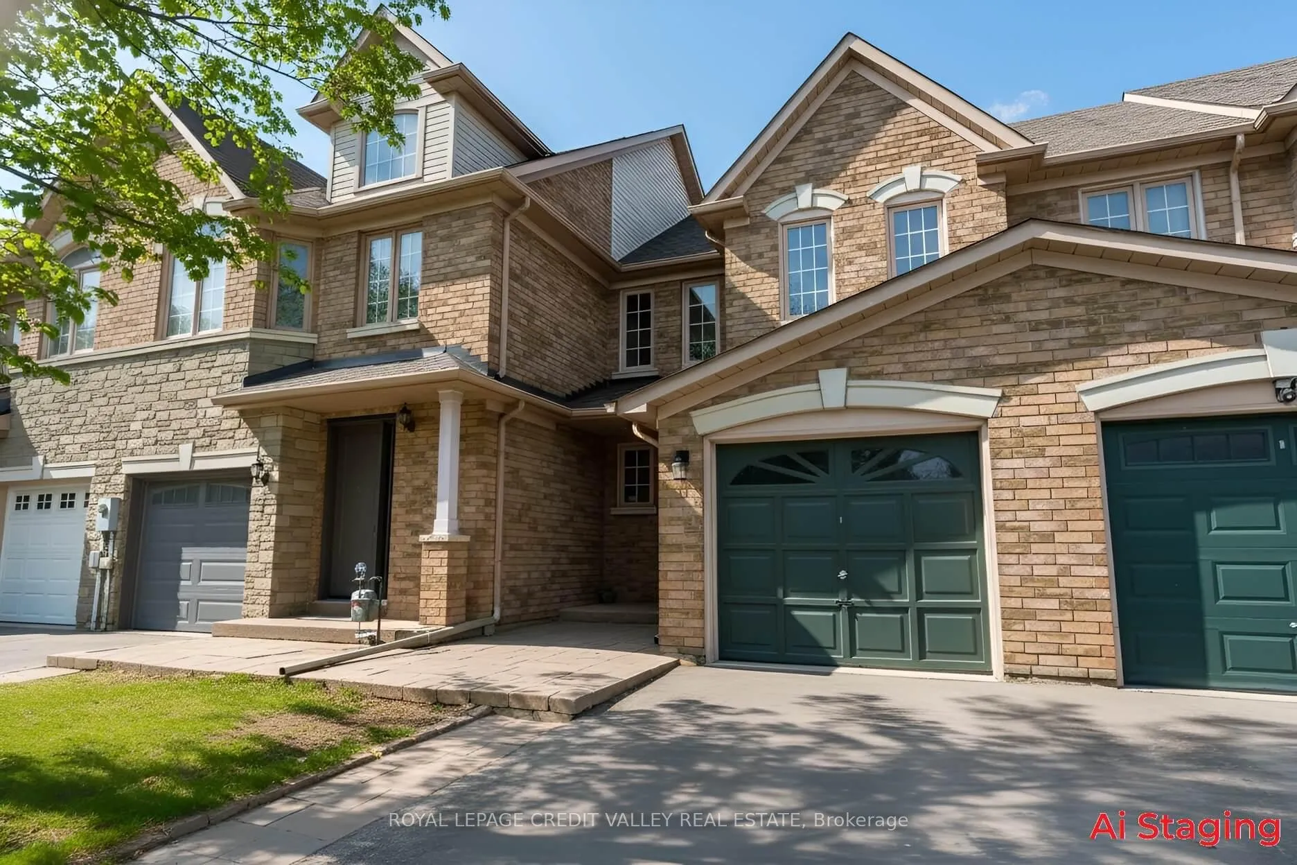Photo 1 of Unit 6, 180 Blue Willow Drive, Vaughan, East Woodbridge — HOMEH