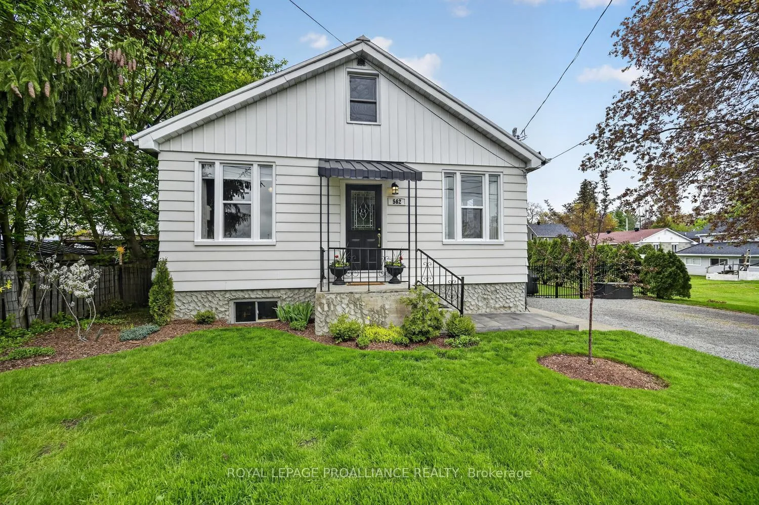 Photo 1 of 562 Prince Street W, Prescott — HOMEH