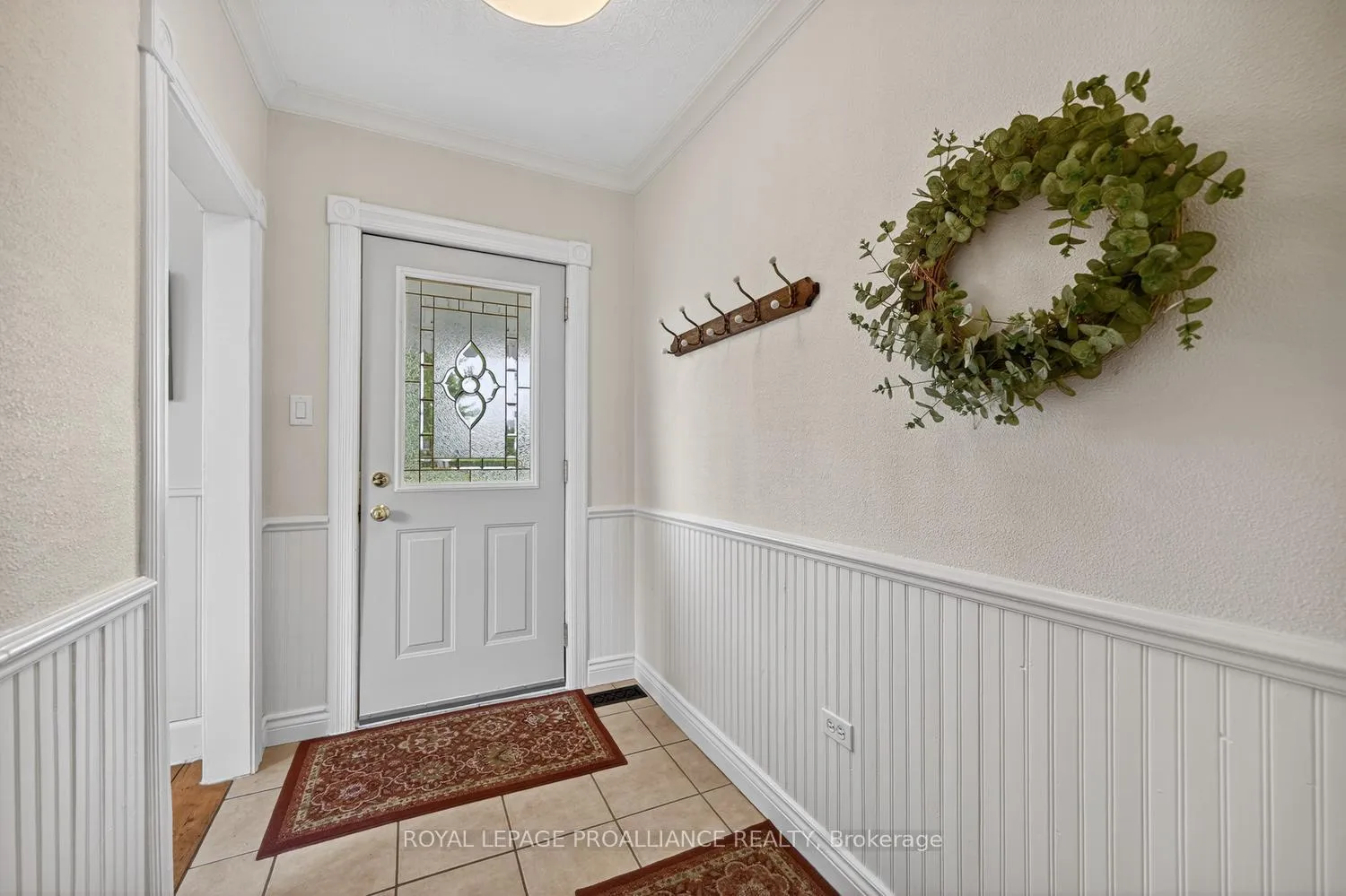 Photo 3 of 562 Prince Street W, Prescott — HOMEH