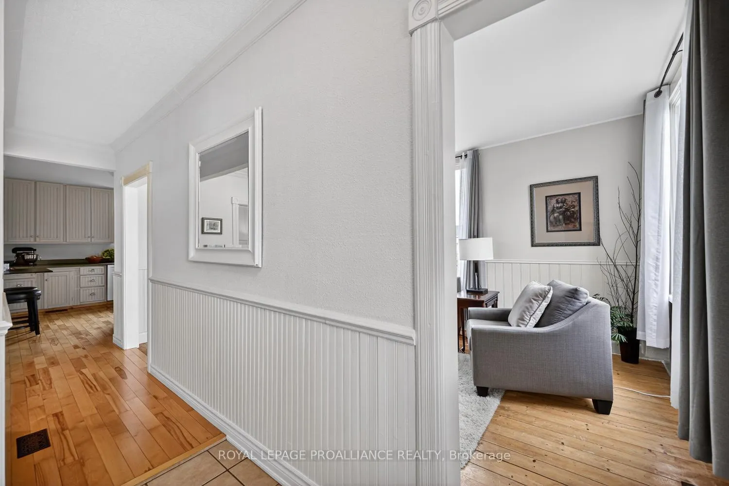 Photo 4 of 562 Prince Street W, Prescott — HOMEH