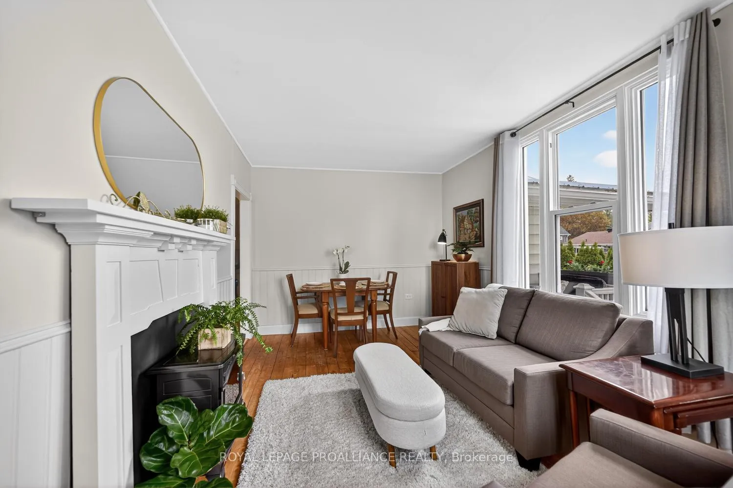 Photo 5 of 562 Prince Street W, Prescott — HOMEH