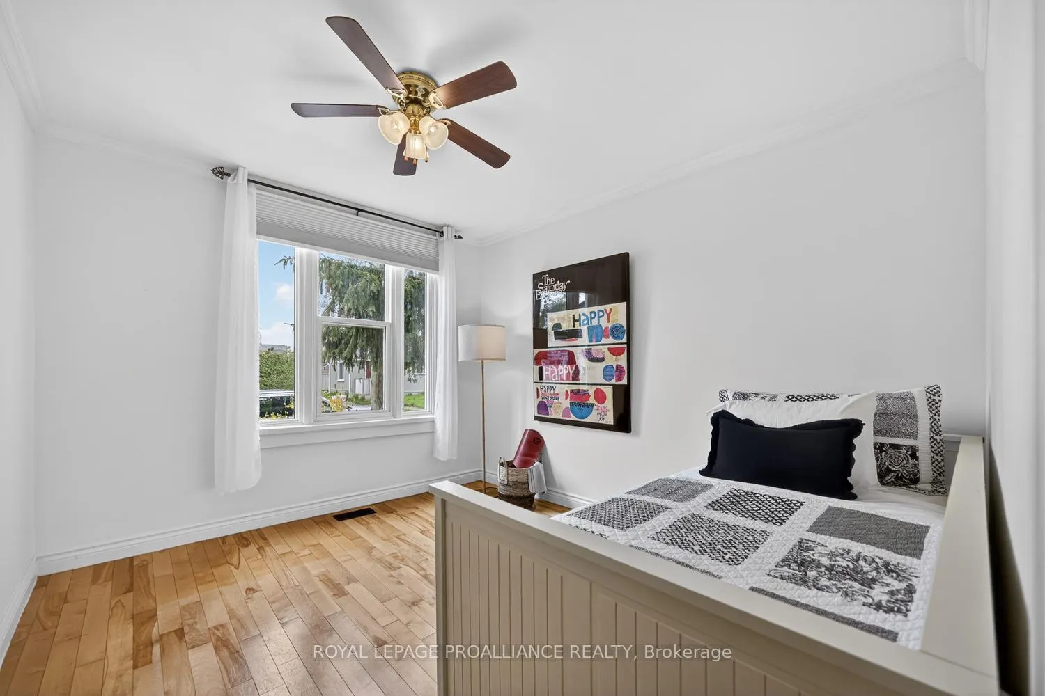 Photo 8 of 562 Prince Street W, Prescott — HOMEH
