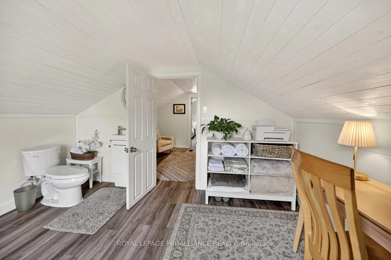 Photo 20 of 562 Prince Street W, Prescott — HOMEH