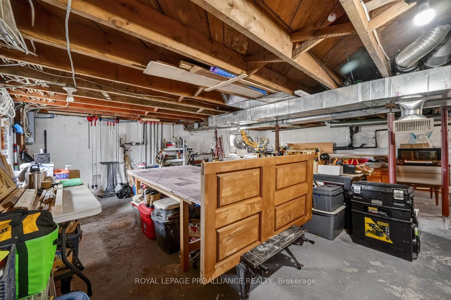 Photo 23 of 562 Prince Street W, Prescott — HOMEH