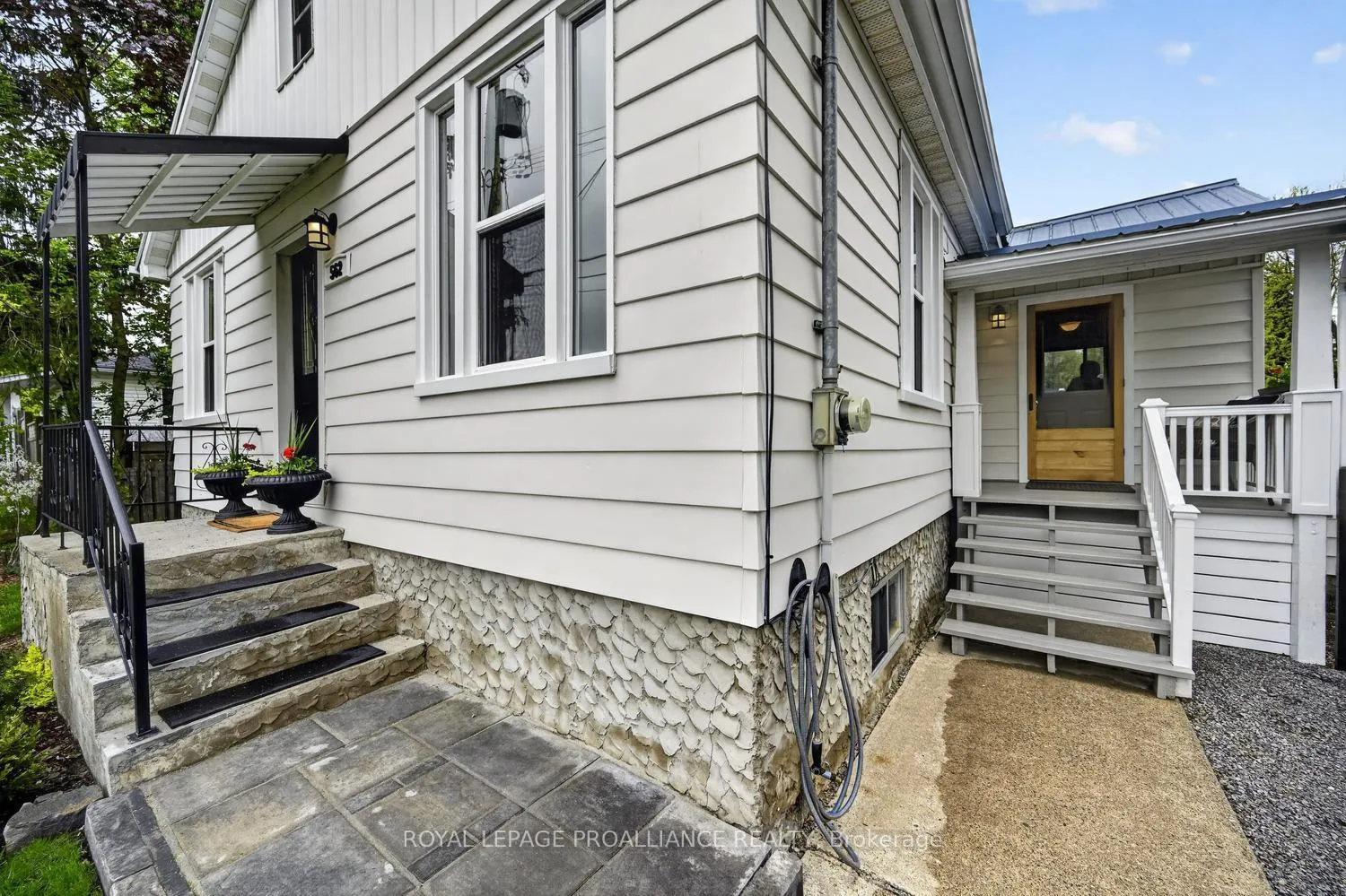 Photo 30 of 562 Prince Street W, Prescott — HOMEH