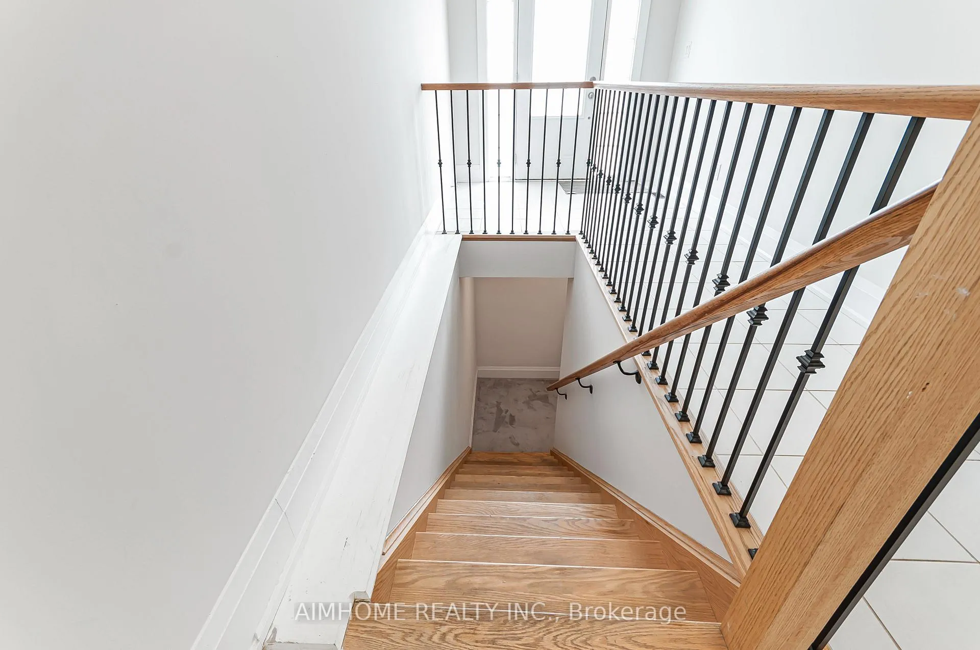 Photo 12 of 6 Prescott Crescent, Bracebridge, Monck (Bracebridge) — HOMEH