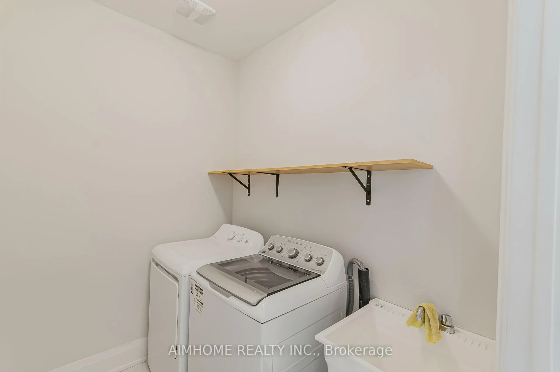 Photo 18 of 6 Prescott Crescent, Bracebridge, Monck (Bracebridge) — HOMEH