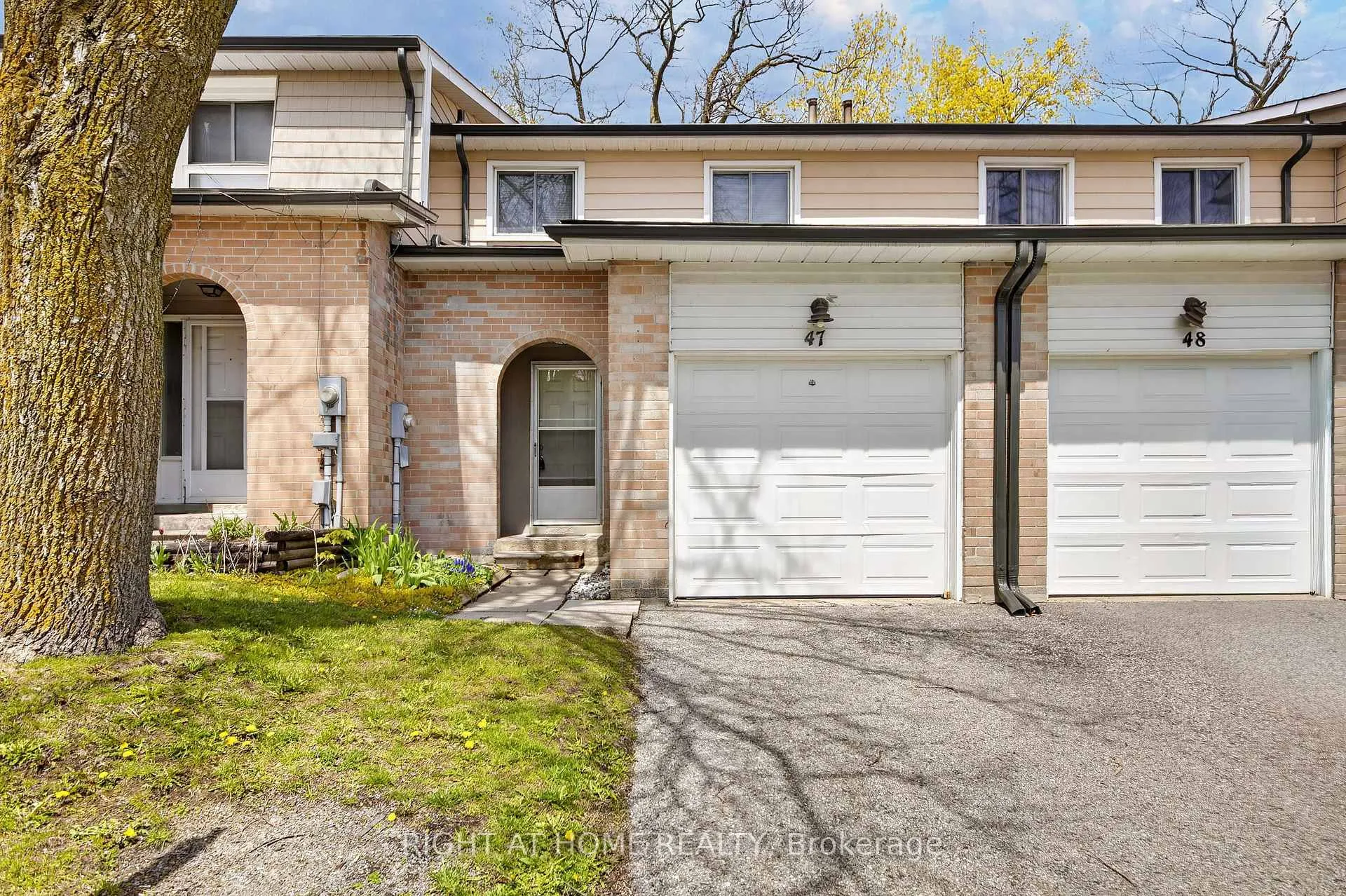Photo 1 of Unit 47, 2 Bernick Drive, Barrie, Grove East — HOMEH