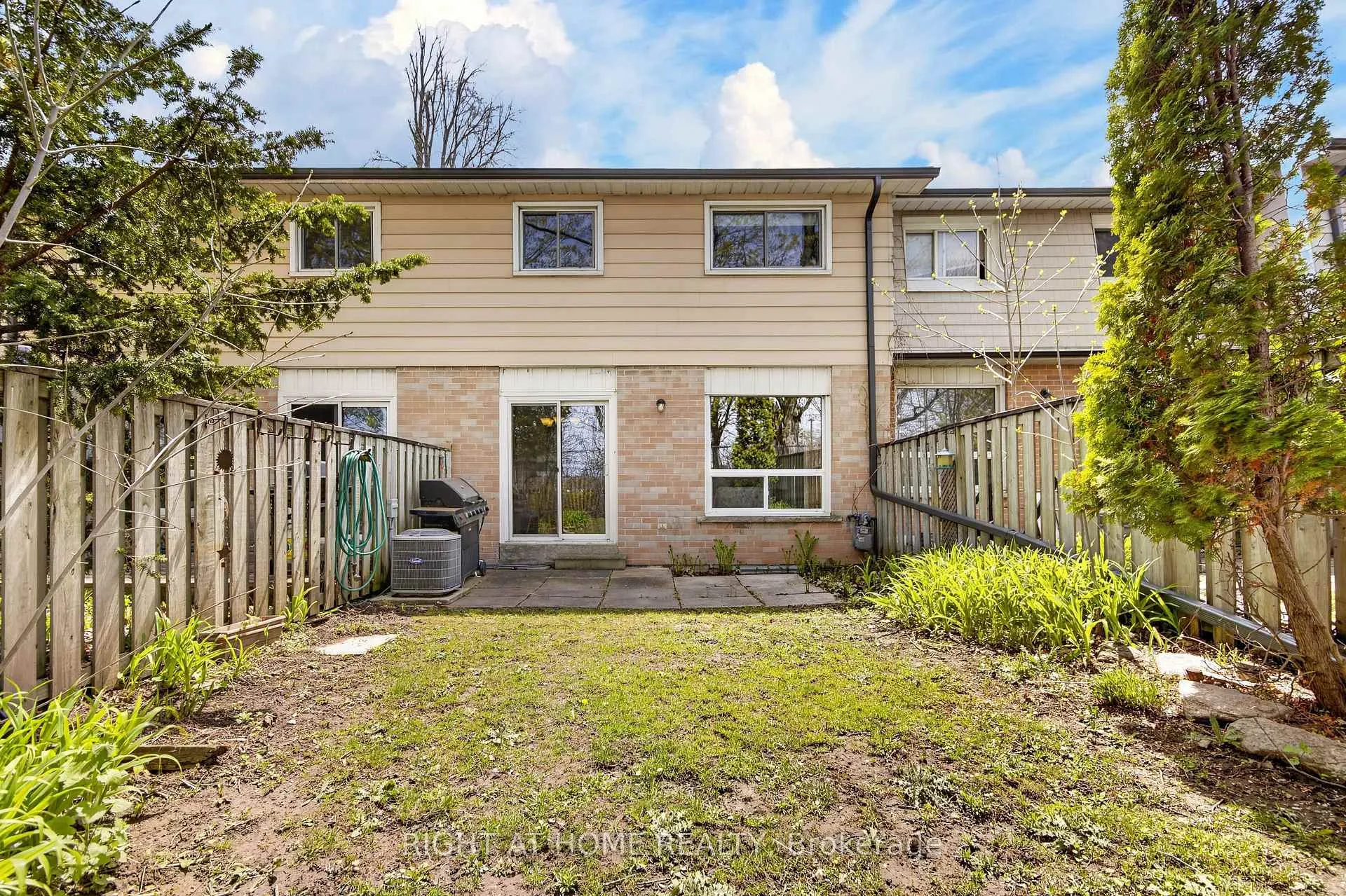 Photo 2 of Unit 47, 2 Bernick Drive, Barrie, Grove East — HOMEH