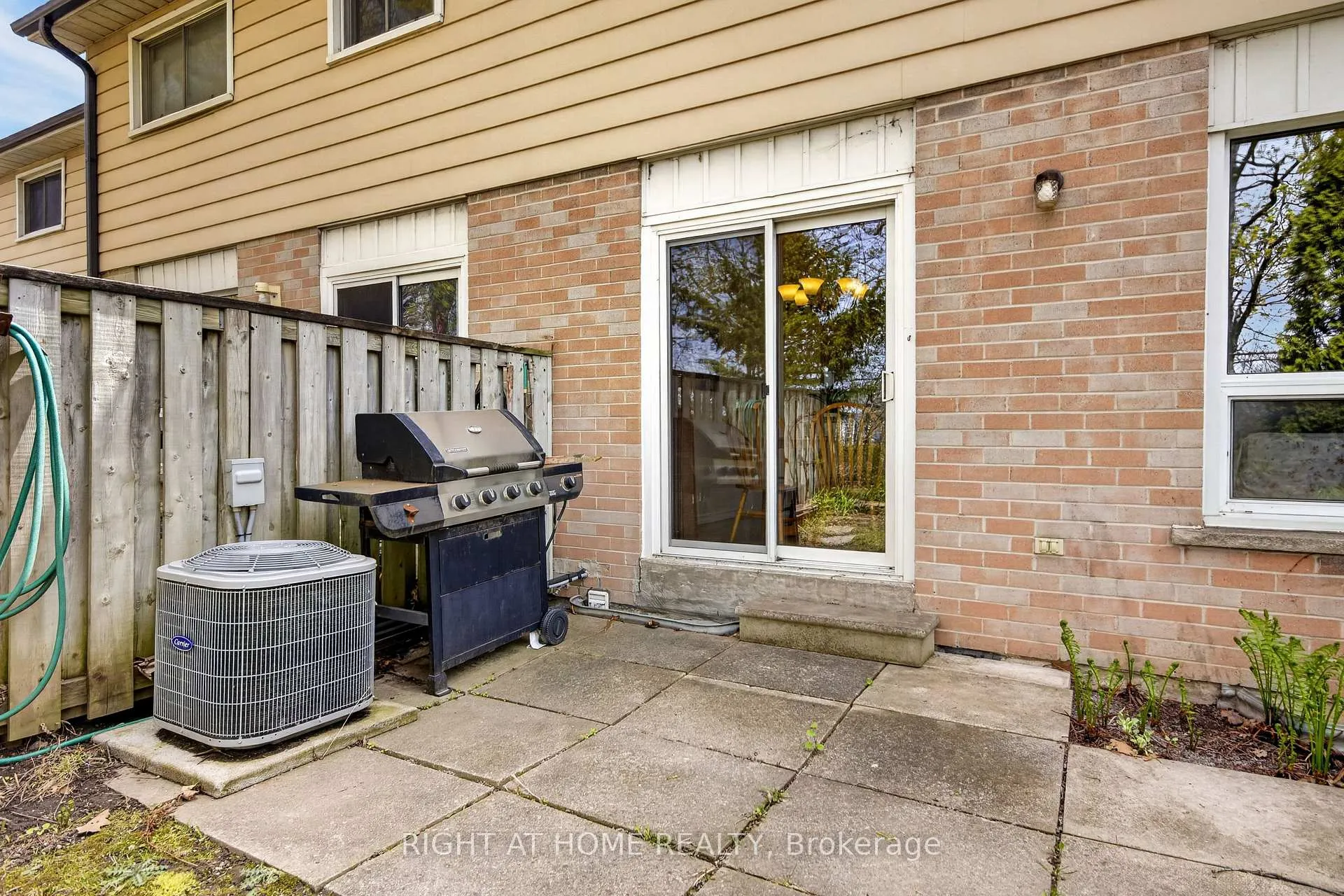 Photo 4 of Unit 47, 2 Bernick Drive, Barrie, Grove East — HOMEH