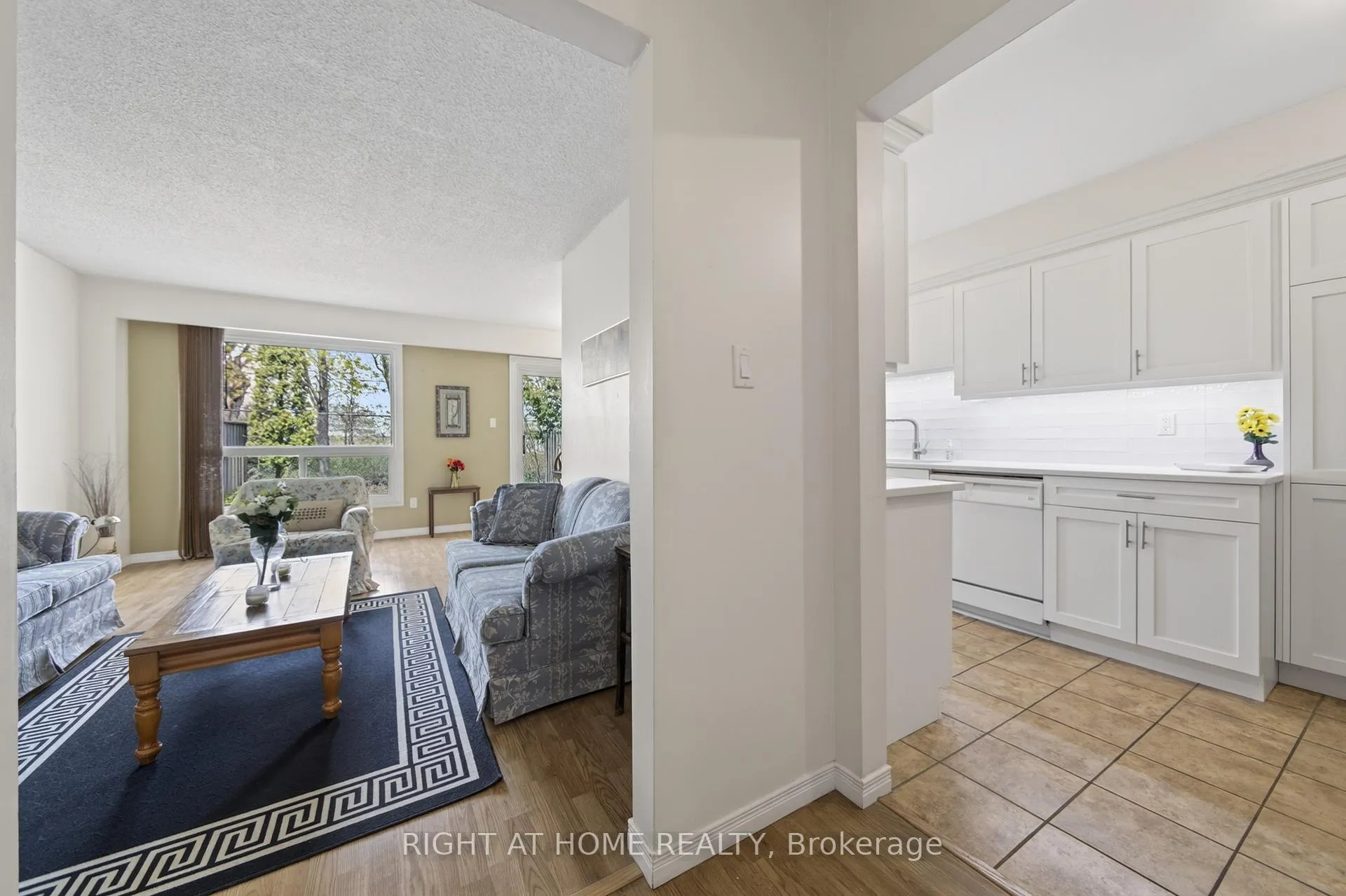 Photo 8 of Unit 47, 2 Bernick Drive, Barrie, Grove East — HOMEH