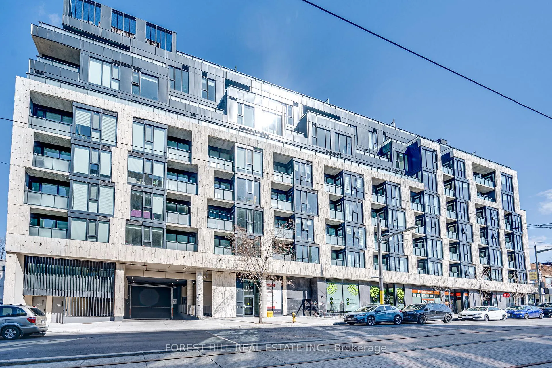 Front of Unit 516, 840 St Clair Avenue W