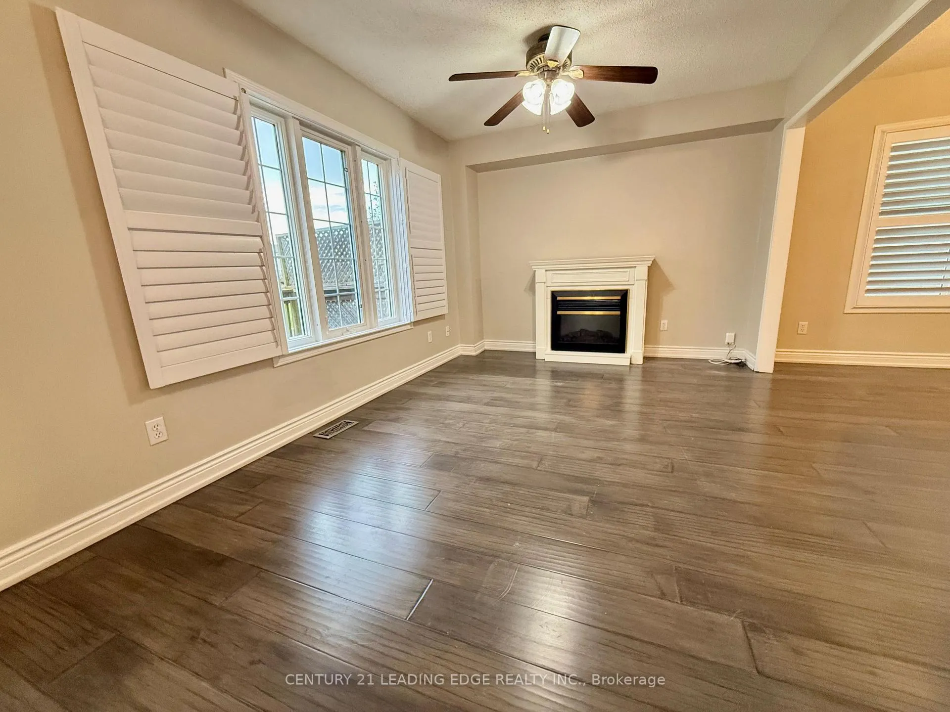Photo 8 of 10 Crough Street, Clarington, Bowmanville — HOMEH