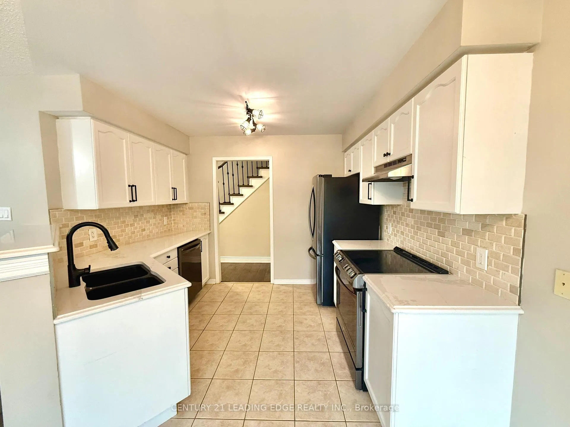 Photo 9 of 10 Crough Street, Clarington, Bowmanville — HOMEH