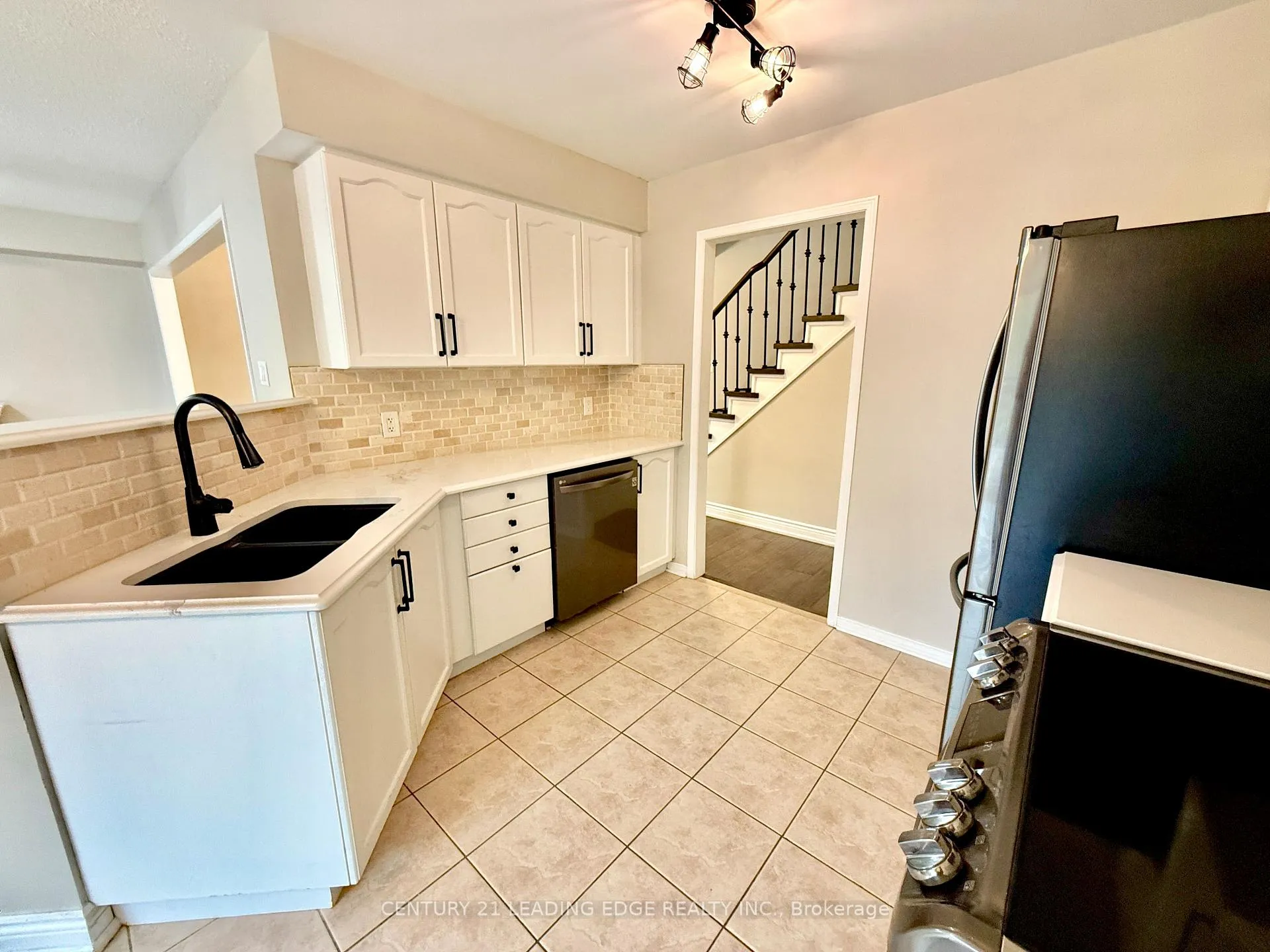 Photo 12 of 10 Crough Street, Clarington, Bowmanville — HOMEH