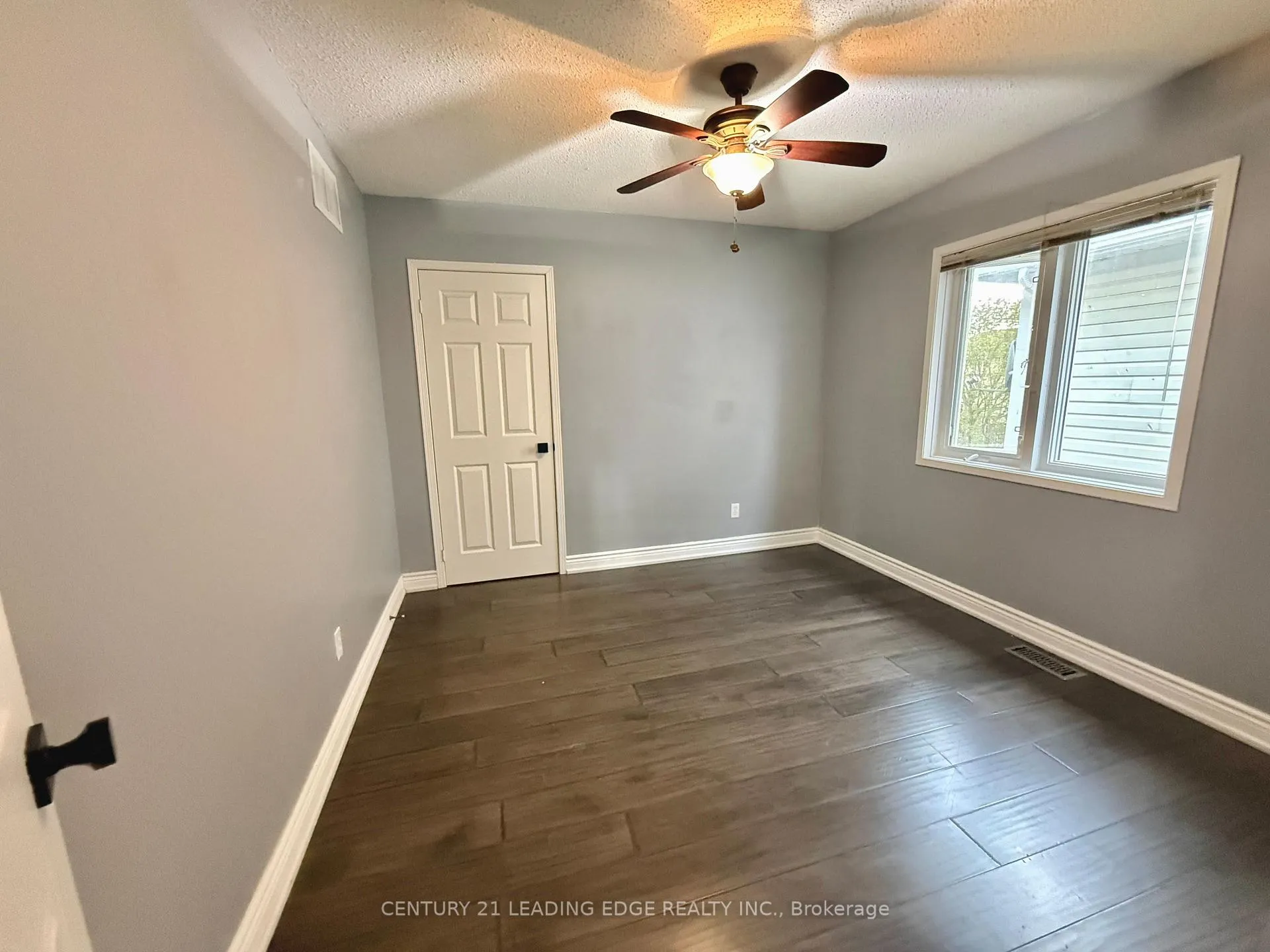 Photo 14 of 10 Crough Street, Clarington, Bowmanville — HOMEH