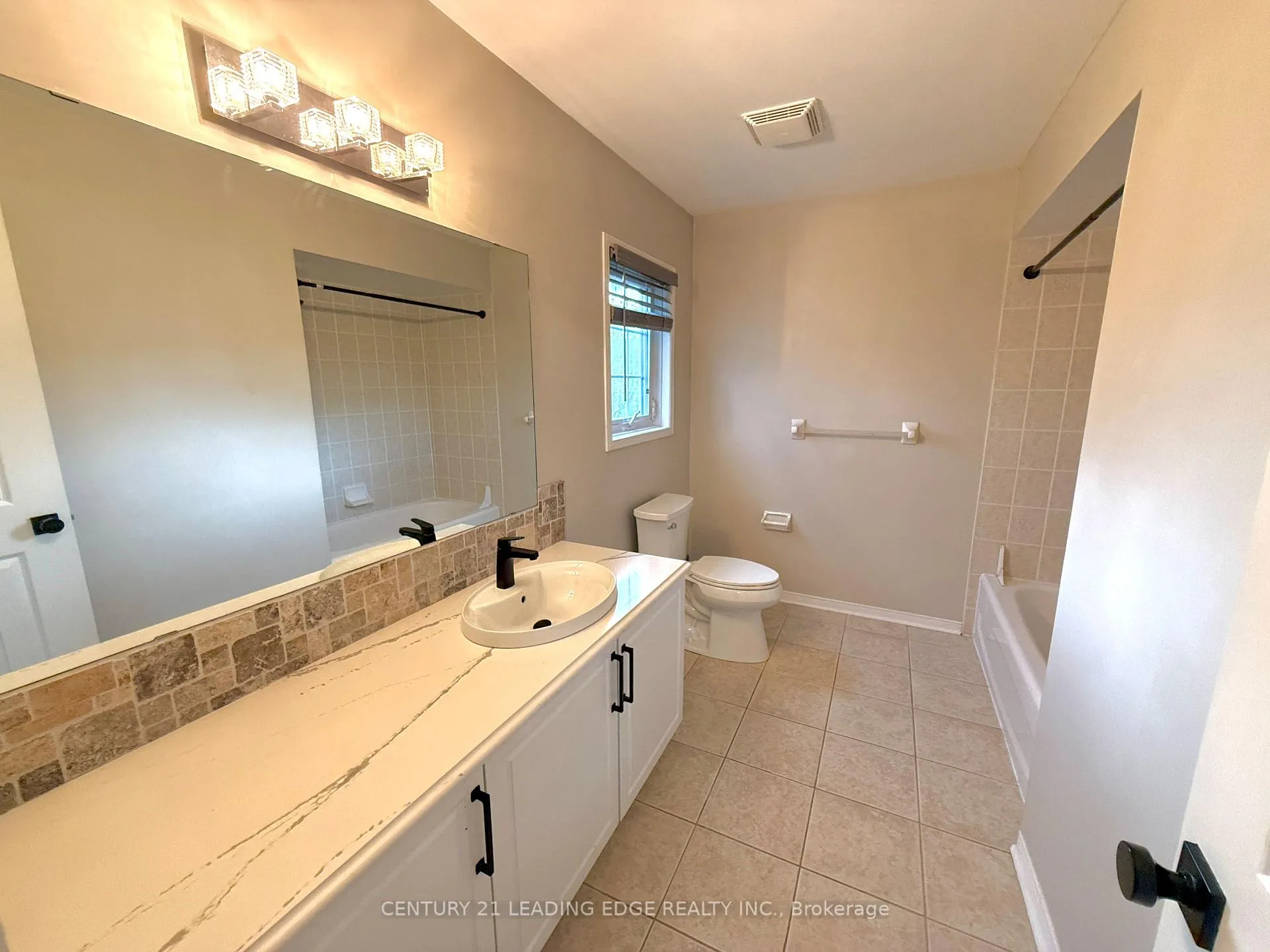 Photo 16 of 10 Crough Street, Clarington, Bowmanville — HOMEH