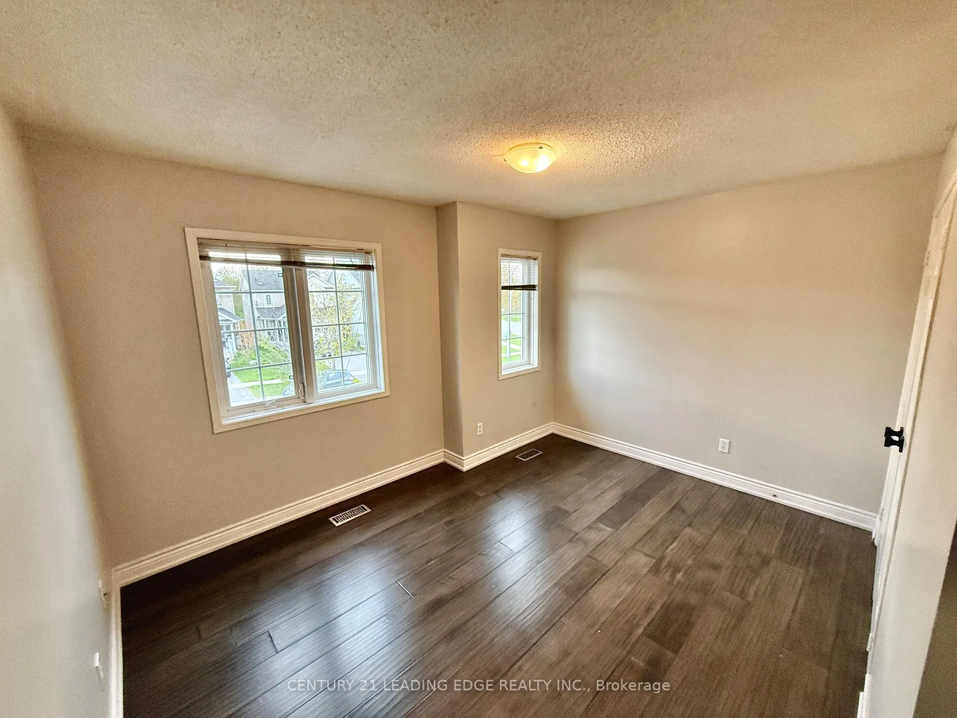 Photo 18 of 10 Crough Street, Clarington, Bowmanville — HOMEH