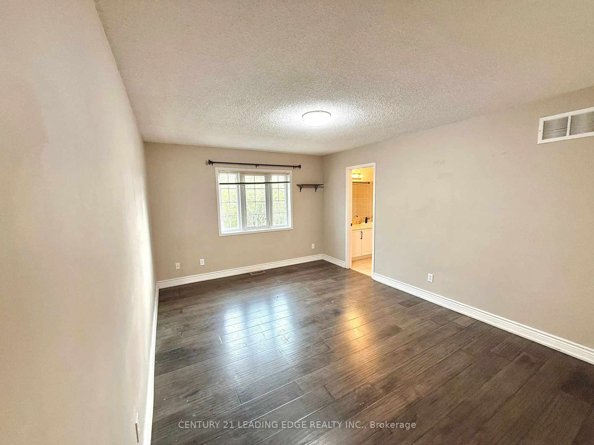 Photo 19 of 10 Crough Street, Clarington, Bowmanville — HOMEH