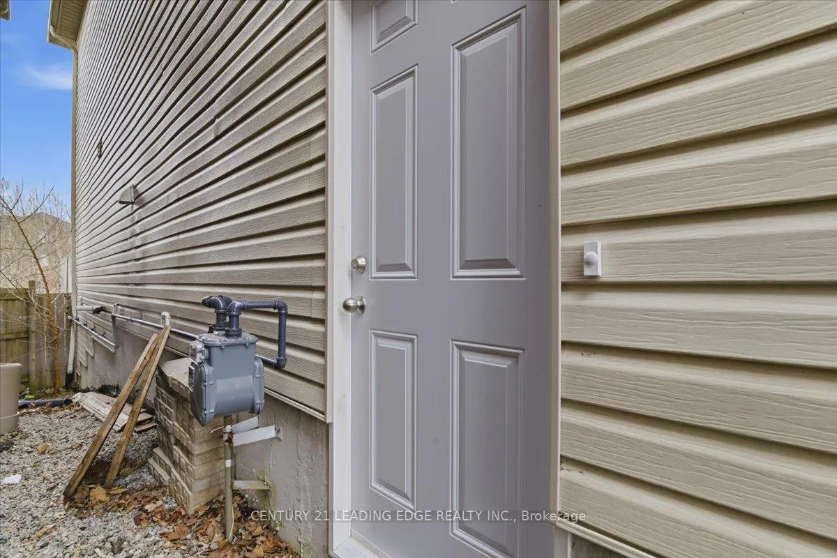 Photo 23 of 10 Crough Street, Clarington, Bowmanville — HOMEH