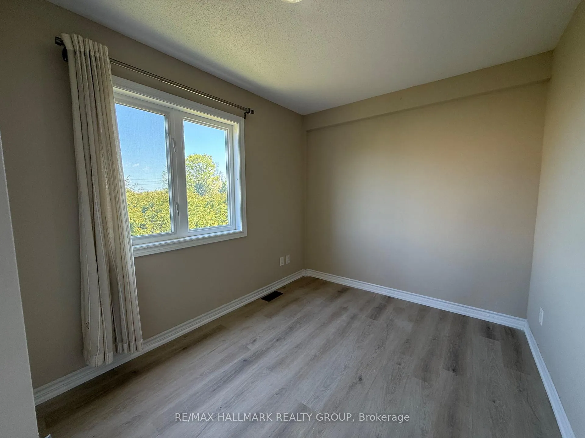 Photo 8 of 1158 Tischart Crescent, Ottawa, Kanata - Kanata Lakes/Heritage Hills — HOMEH