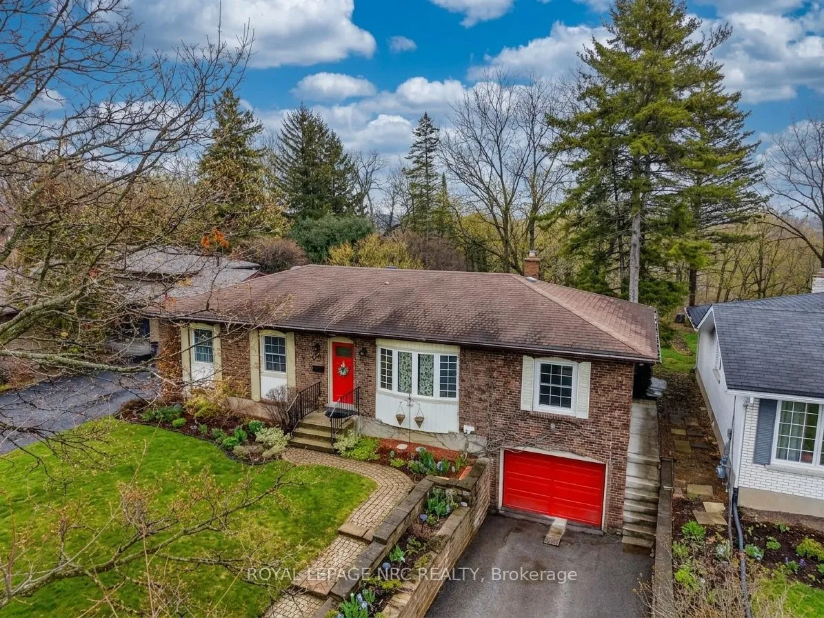Photo 1 of 16 Rosemore Road, St. Catharines, Rykert/Vansickle — HOMEH