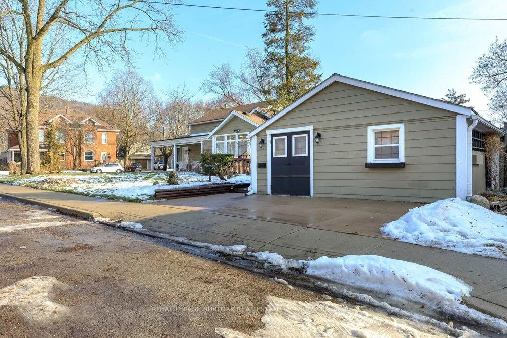 Photo 8 of 44 James Street, Hamilton, Dundas — HOMEH