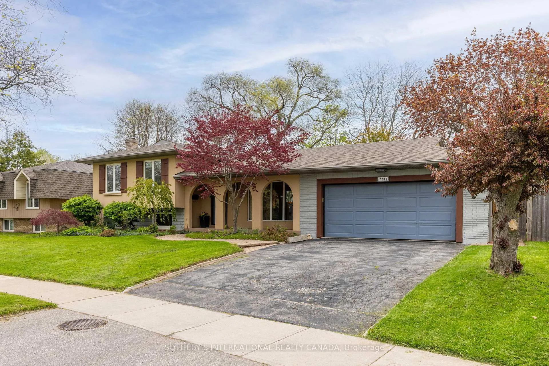Photo 2 of 2290 Bridge Road, Oakville, West — HOMEH
