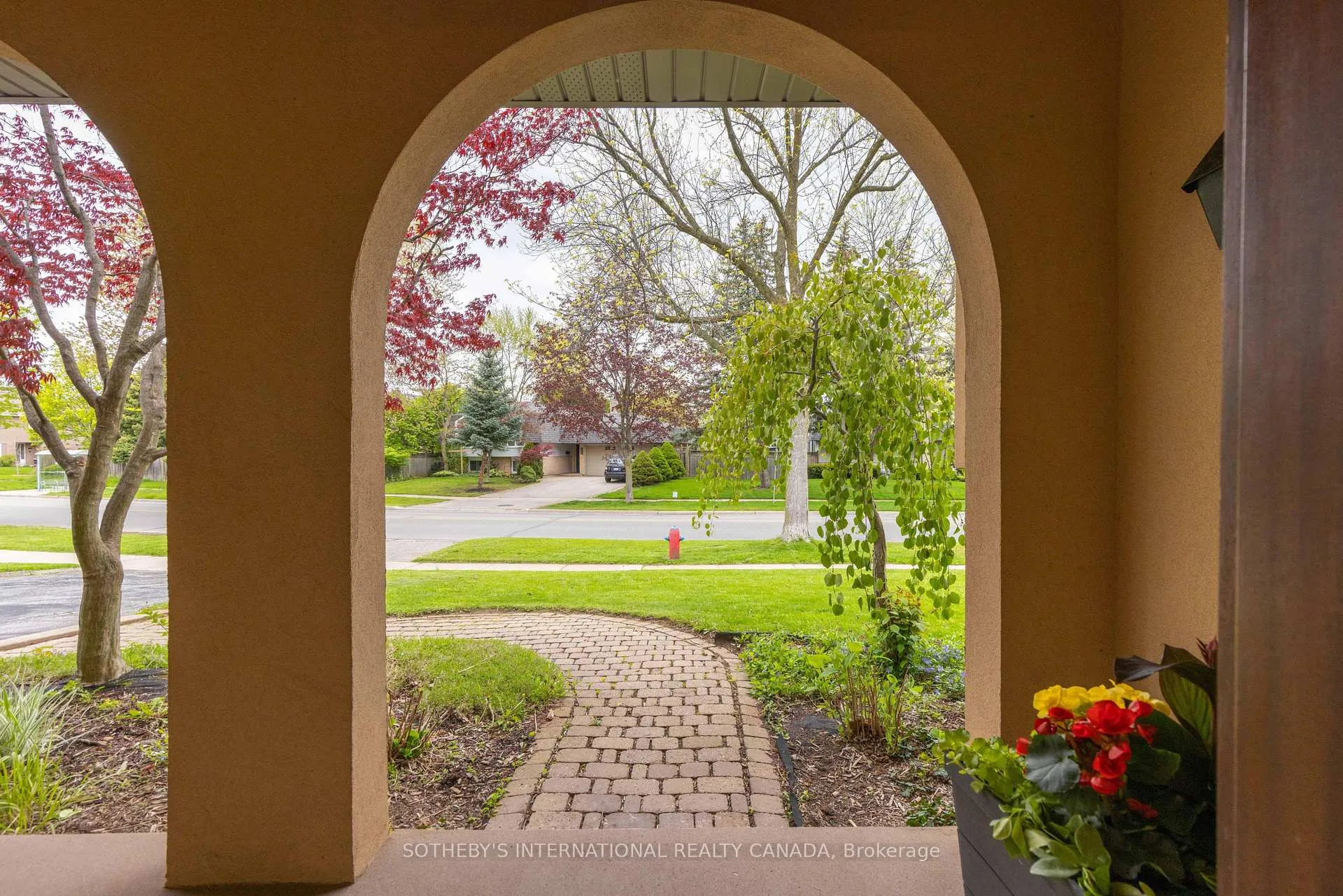 Photo 5 of 2290 Bridge Road, Oakville, West — HOMEH