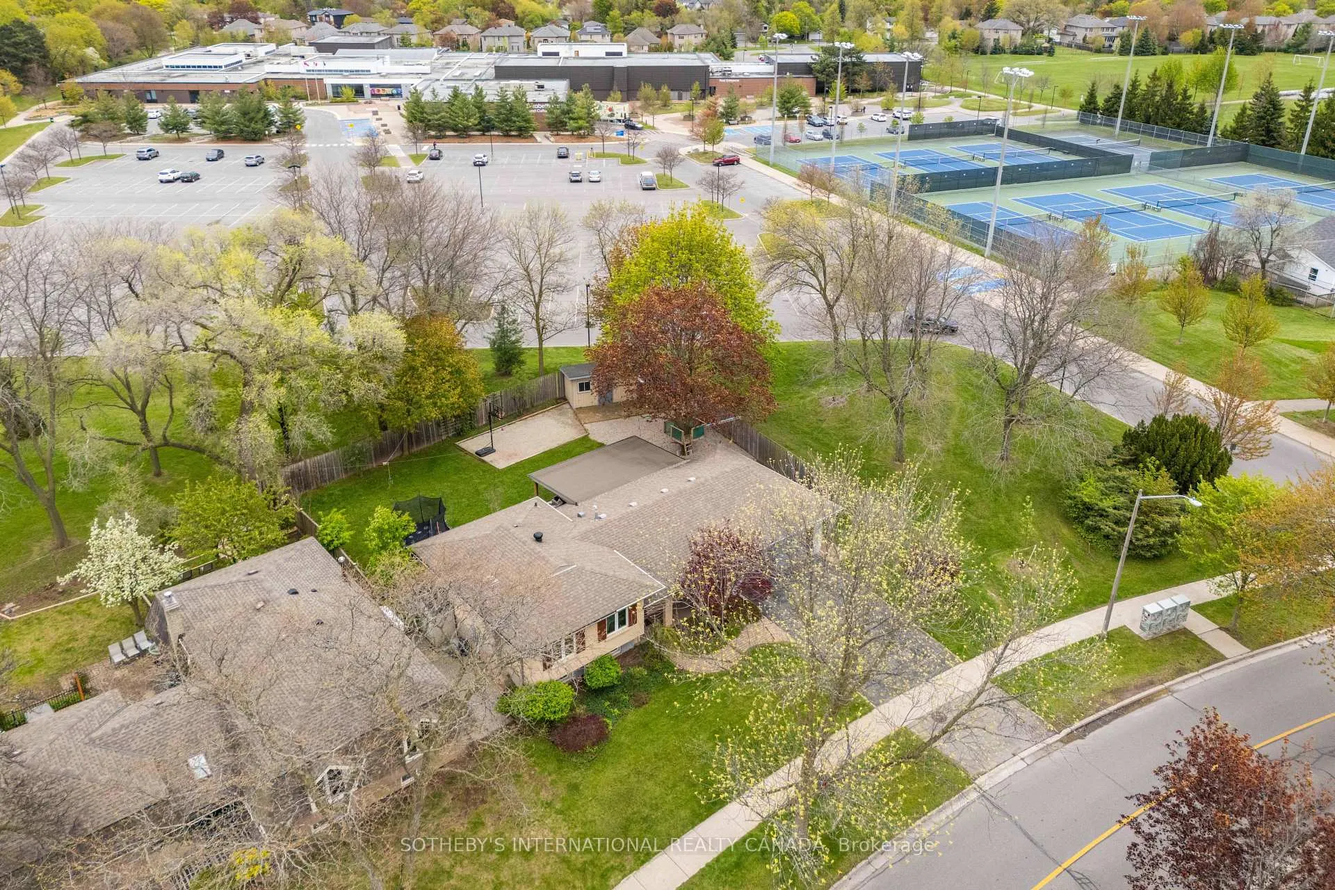 Photo 12 of 2290 Bridge Road, Oakville, West — HOMEH