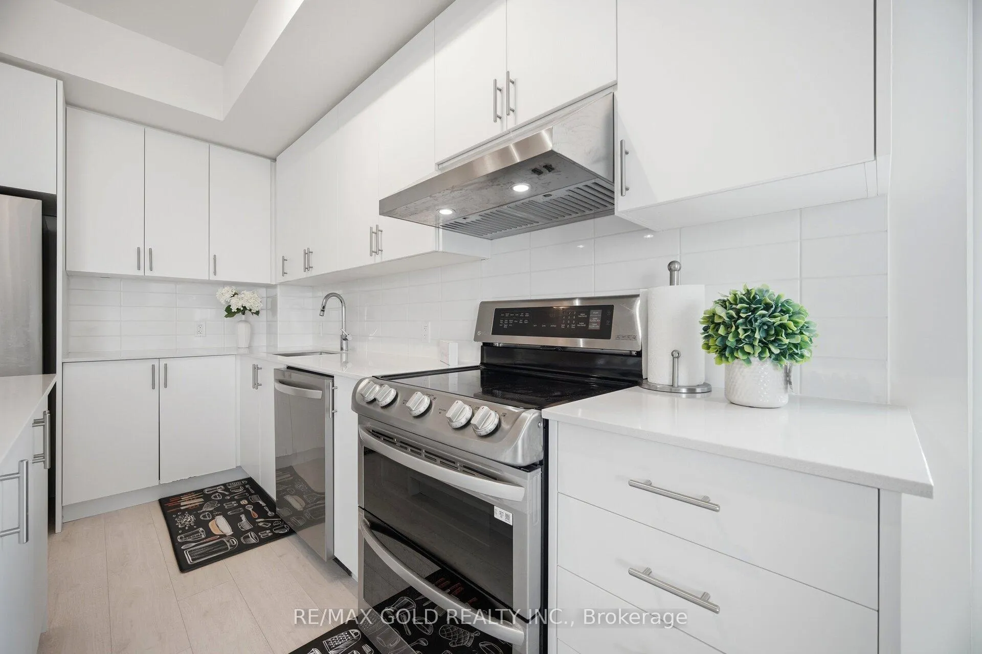 Photo 14 of Unit 1421, 8960 Jane Street, Vaughan, Concord — HOMEH