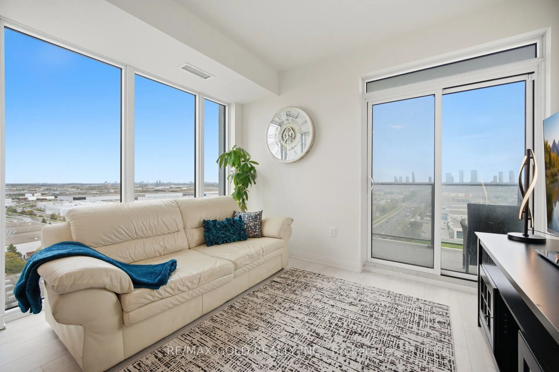 Photo 17 of Unit 1421, 8960 Jane Street, Vaughan, Concord — HOMEH