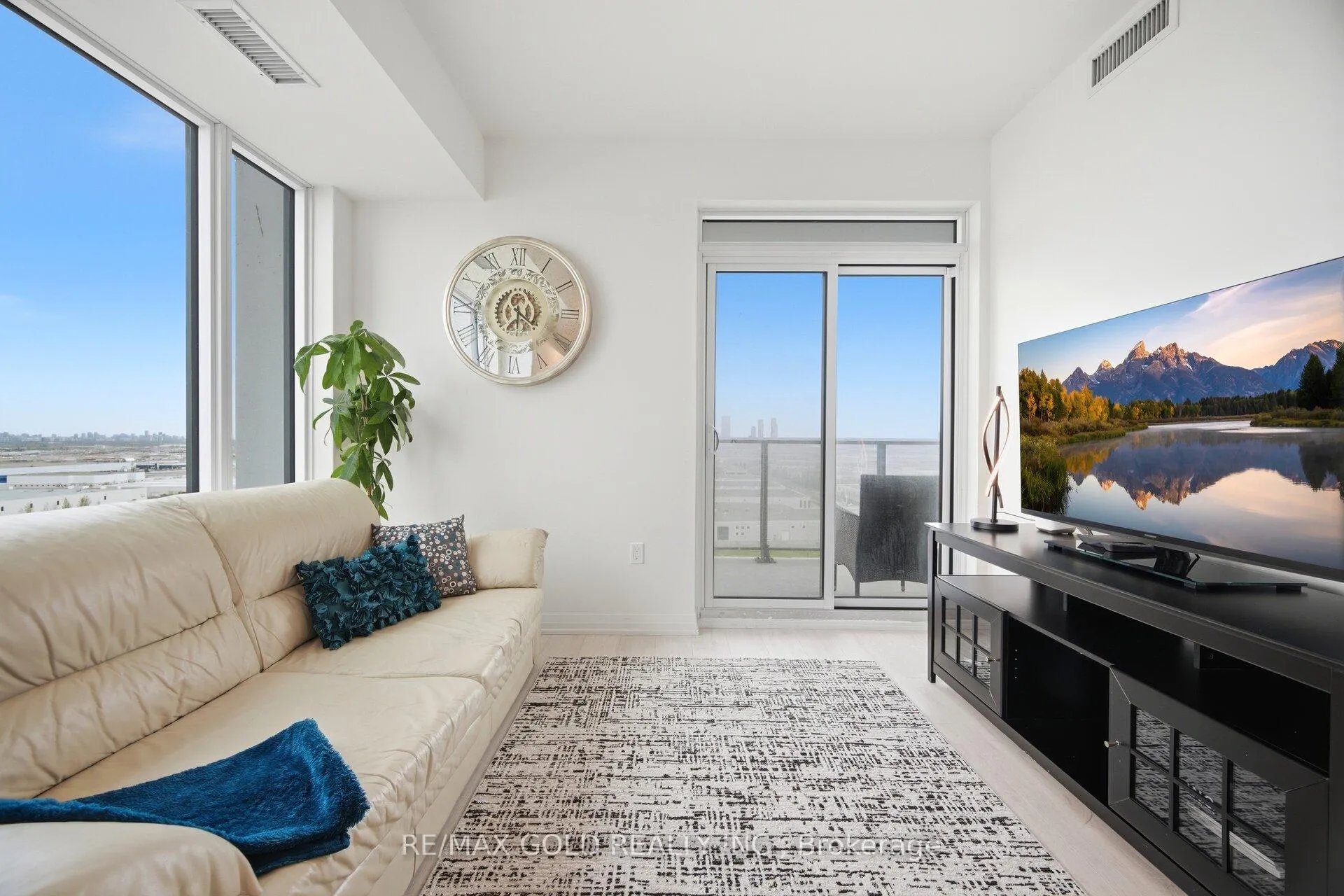 Photo 18 of Unit 1421, 8960 Jane Street, Vaughan, Concord — HOMEH
