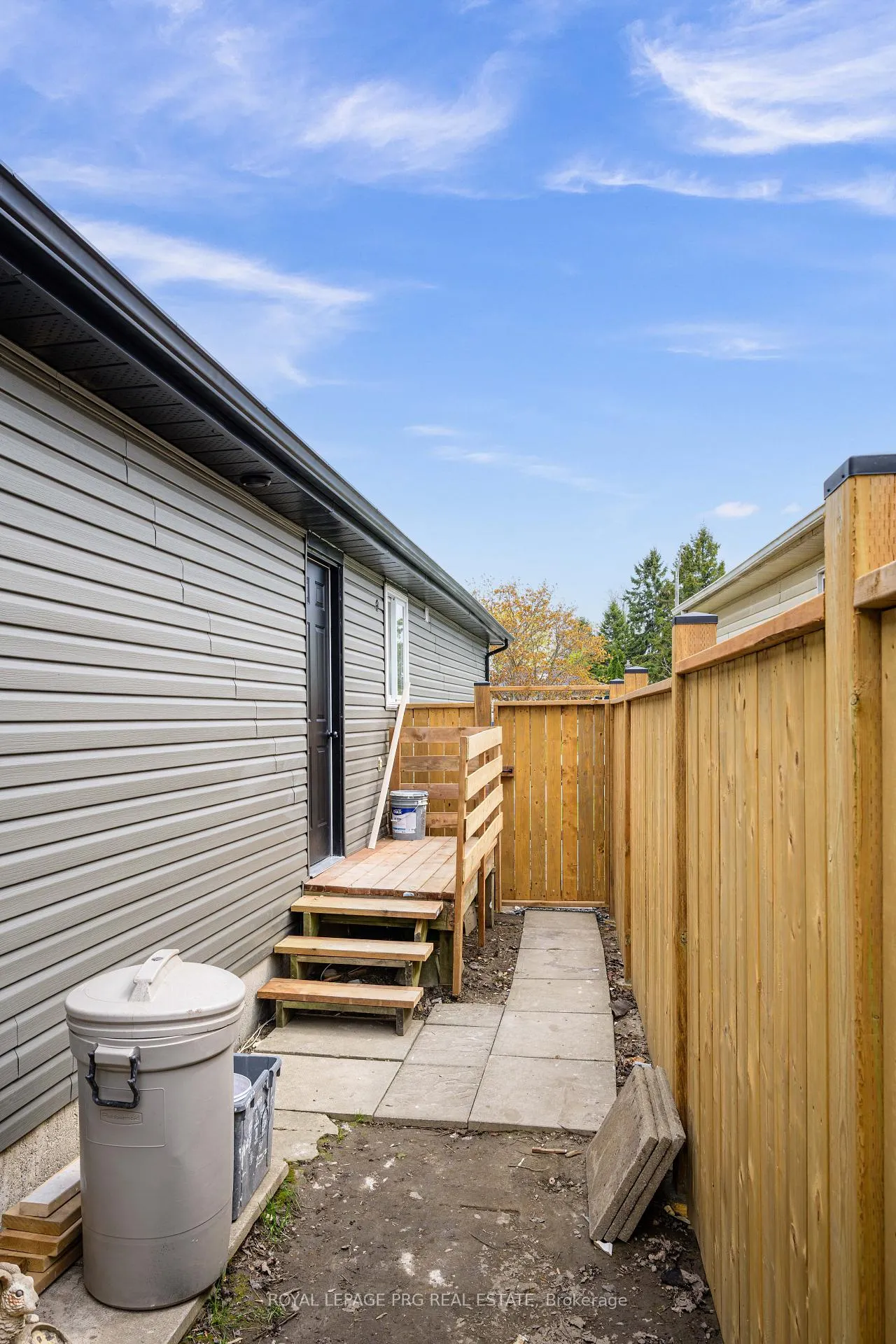 Photo 14 of 26 Hickling Trail, Barrie, Grove East — HOMEH