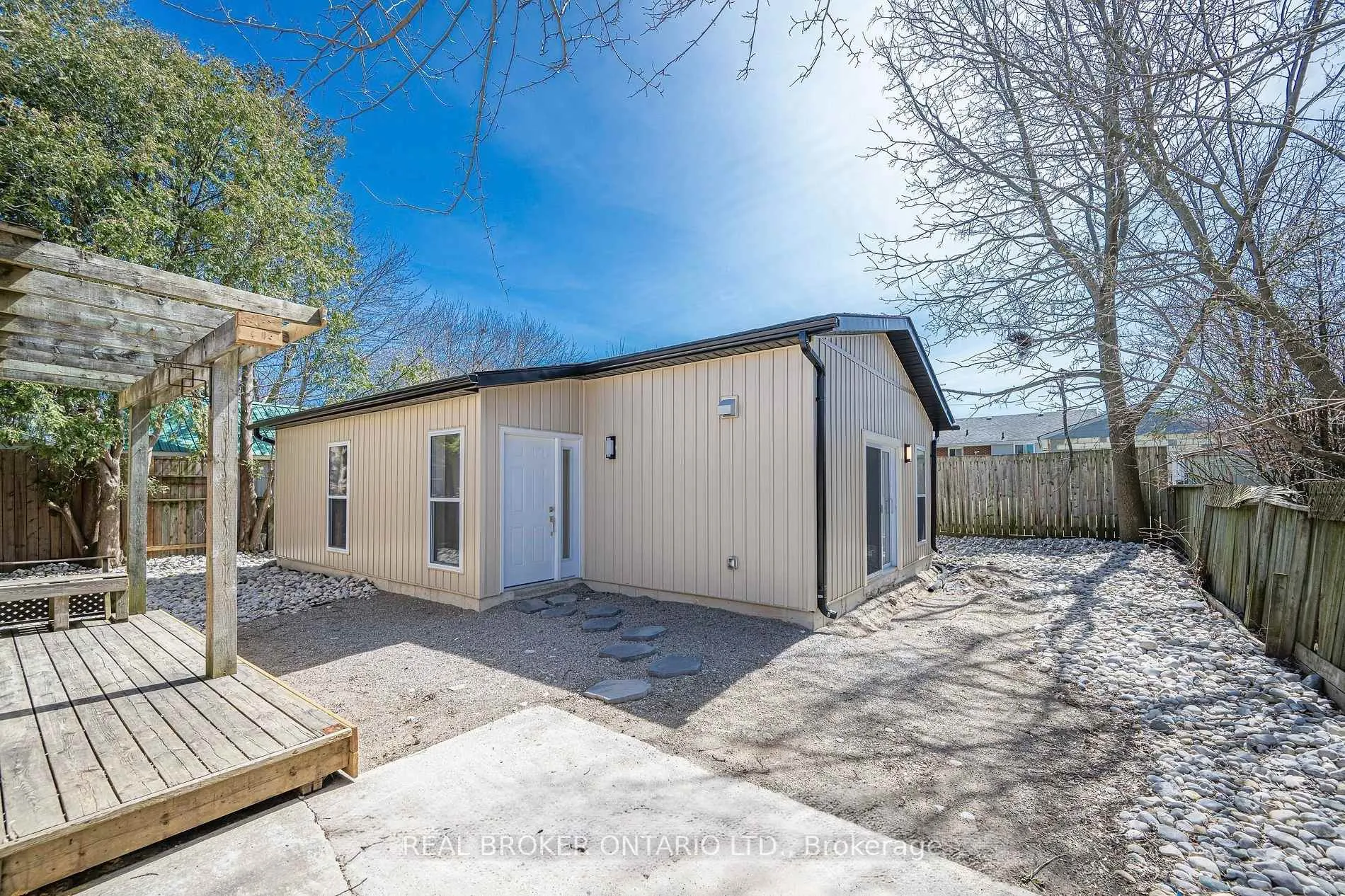 Photo 1 of 685 Frederick Street, Kitchener, Heritage Park/Rosemount — HOMEH