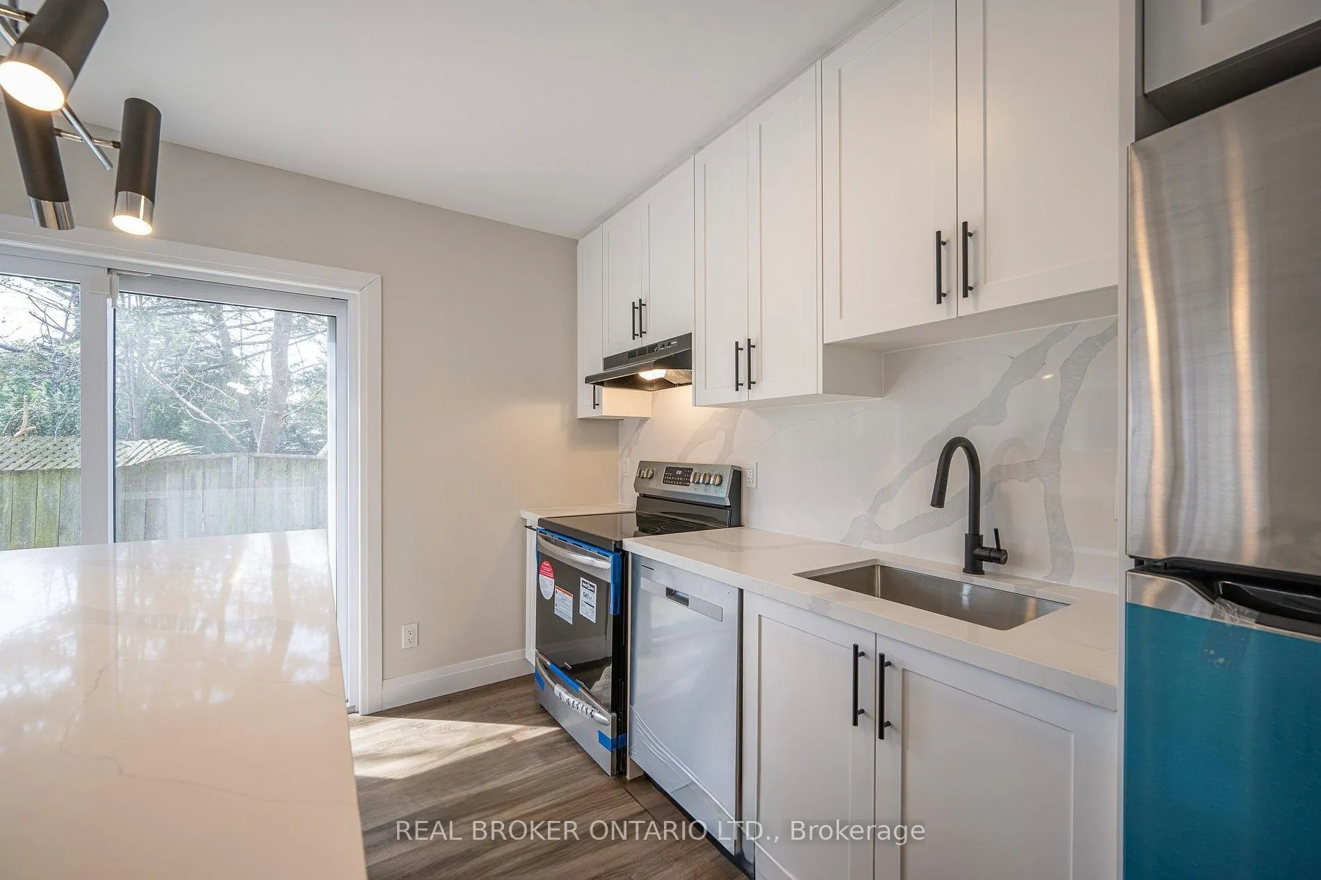 Photo 3 of 685 Frederick Street, Kitchener, Heritage Park/Rosemount — HOMEH